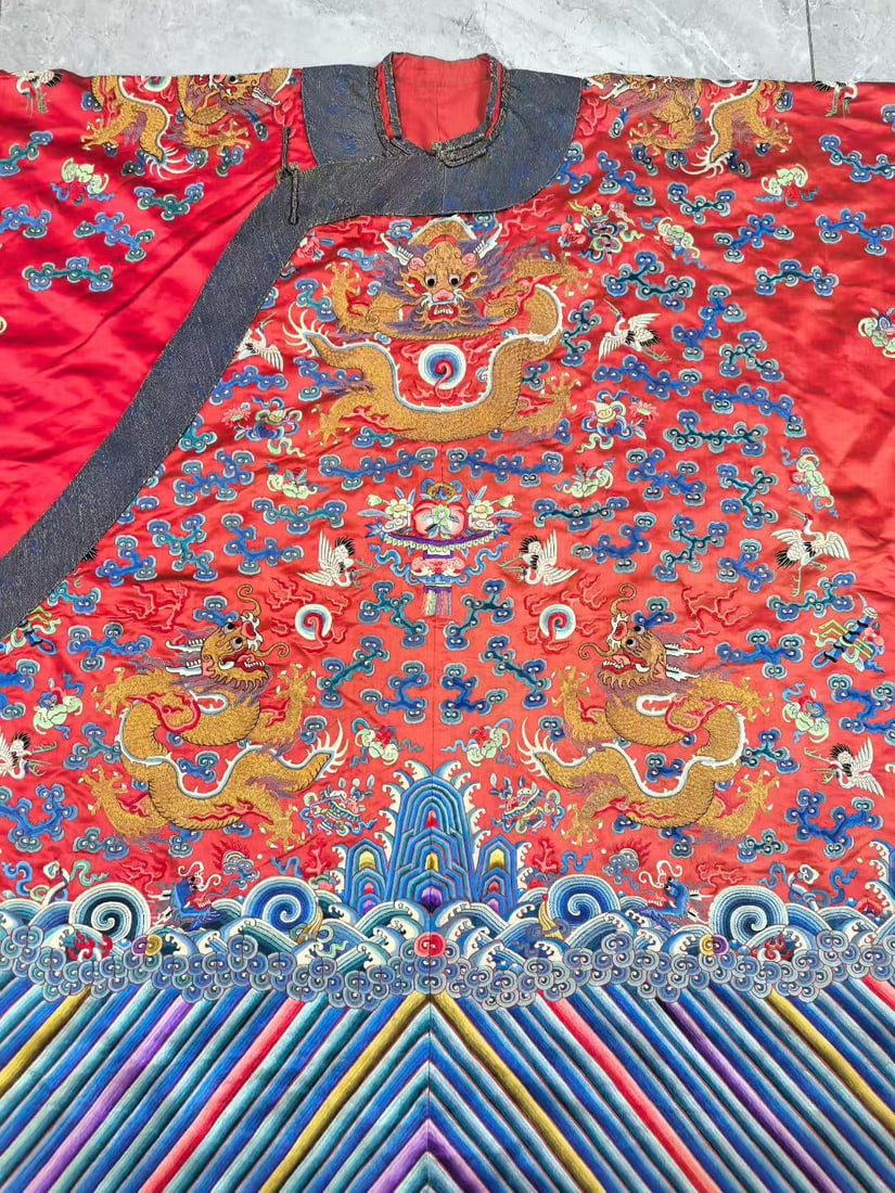 Silk Embroidery Cloud and Dragon Pattern Dragon Robe - 2