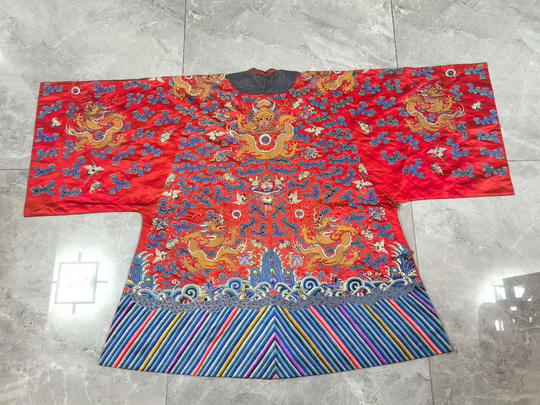Silk Embroidery Cloud and Dragon Pattern Dragon Robe - 3