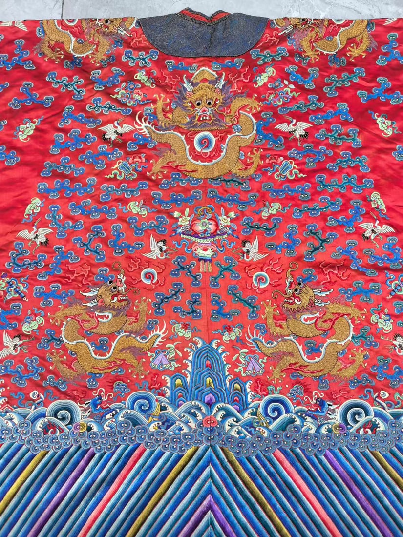 Silk Embroidery Cloud and Dragon Pattern Dragon Robe - 4
