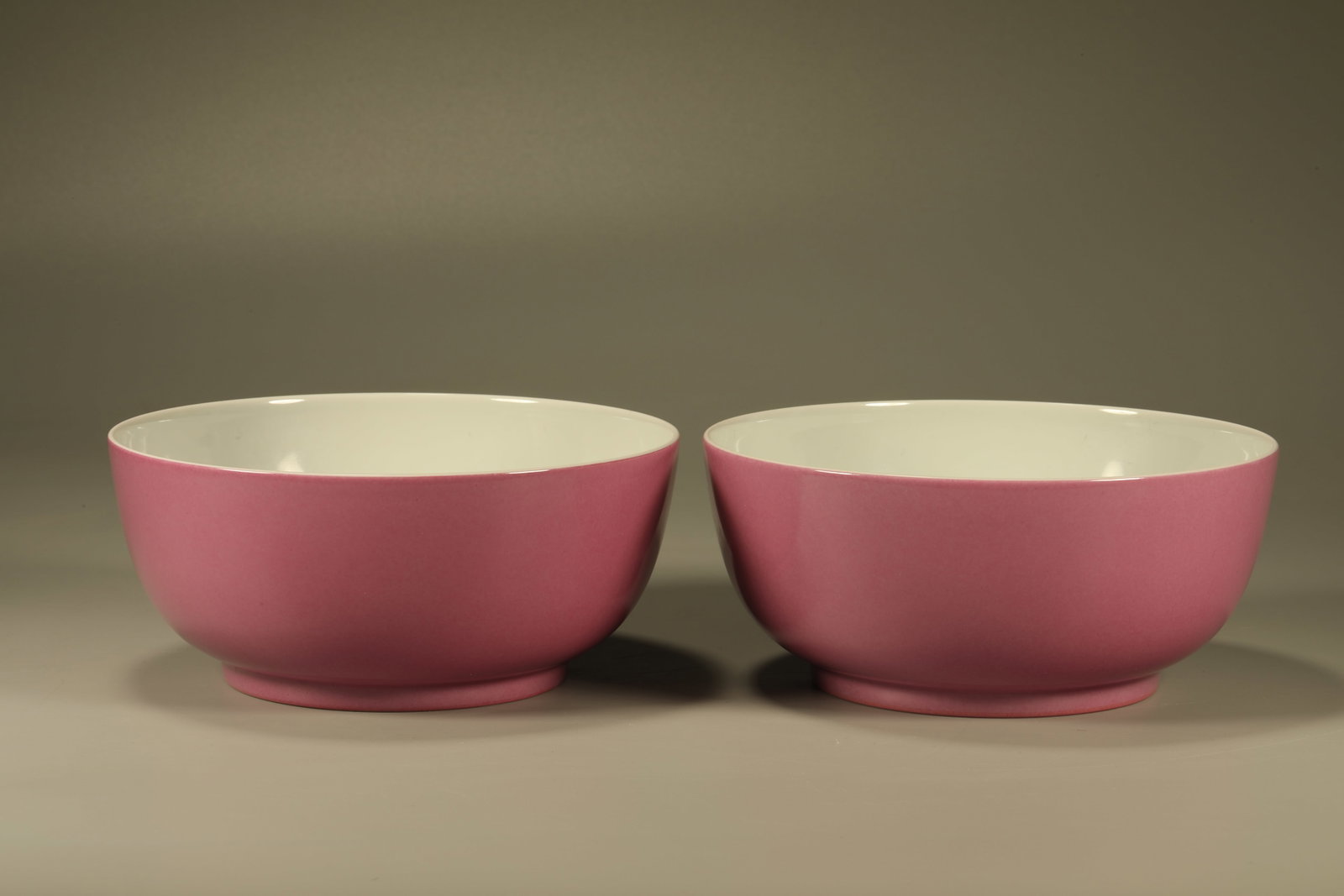 Pair of Pink Glazed Porcelain Bowl: Pair of Pink Glazed Porcelain Bowl (6.5 x 15cm)