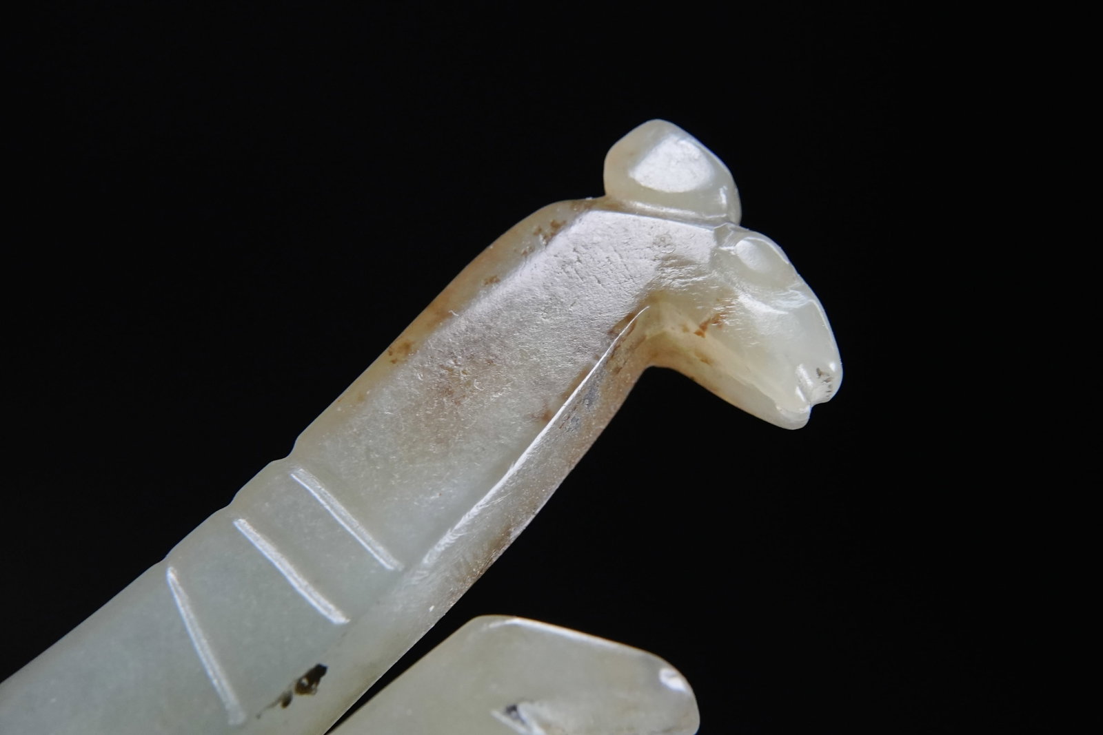 Jade Carved Beast Face Pattern Mantis Shape Ornament - 3