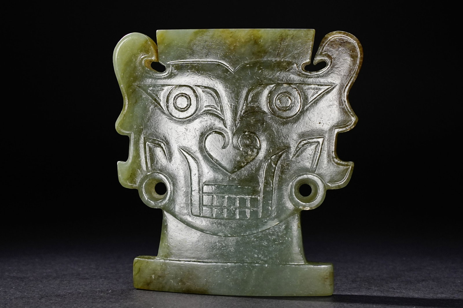 Jade Carved Character Face Pattern Bi: Jade Carved Character Face Pattern Bi (7.1 x 4.5 x 1.2cm)