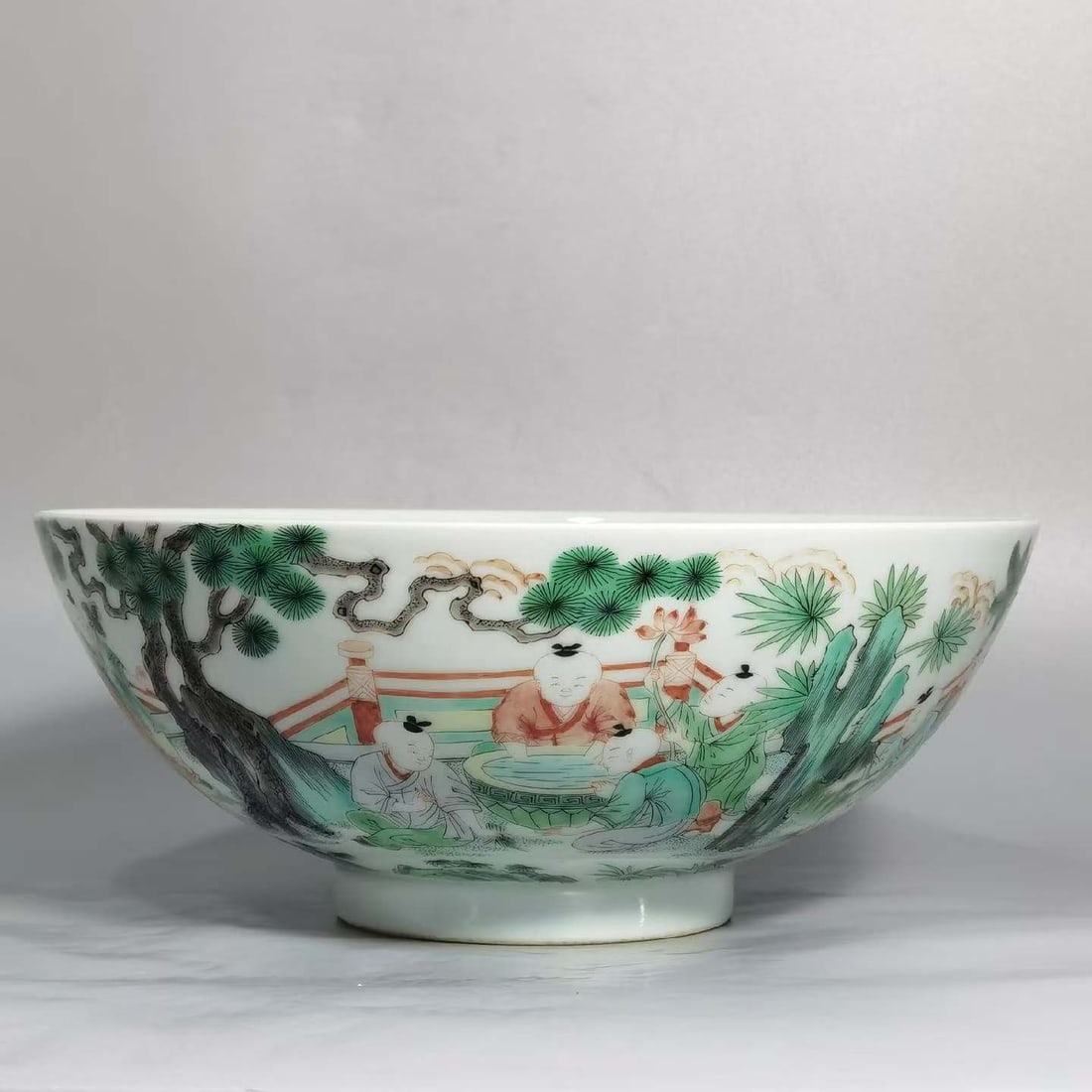 Wucai Pine Tree and Playing Children Pattern Porcelain Bowl: Wucai Pine Tree and Playing Children Pattern Porcelain Bowl (22.2 x 8cm)