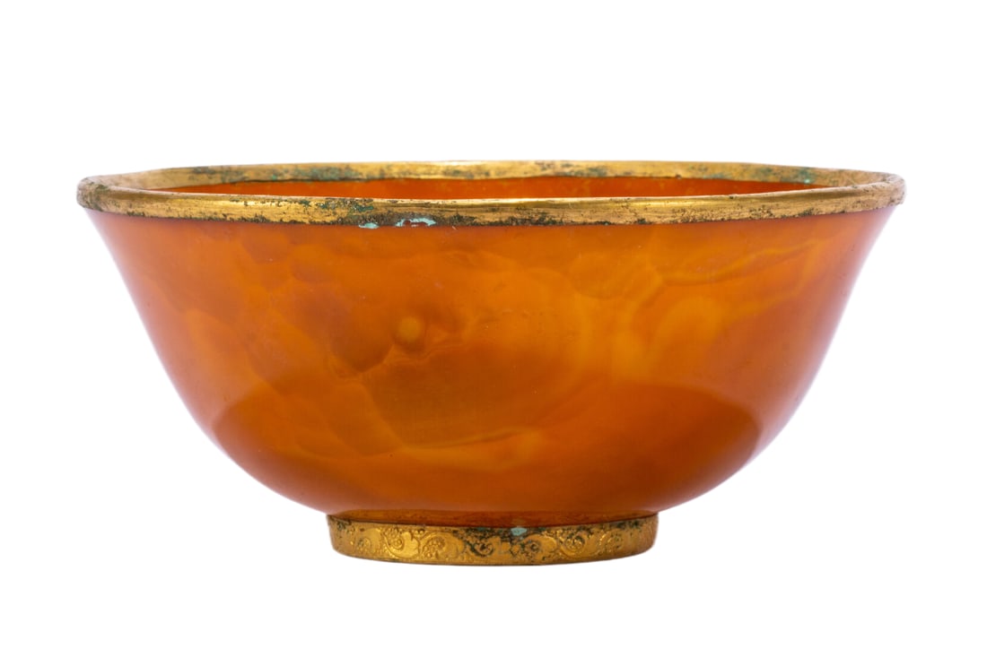 A CHINESE GILT MOUNTED AGATE BOWL: A CHINESE GILT MOUNTED AGATE BOWL (14 x 14 x 6cm,Weight 340g)