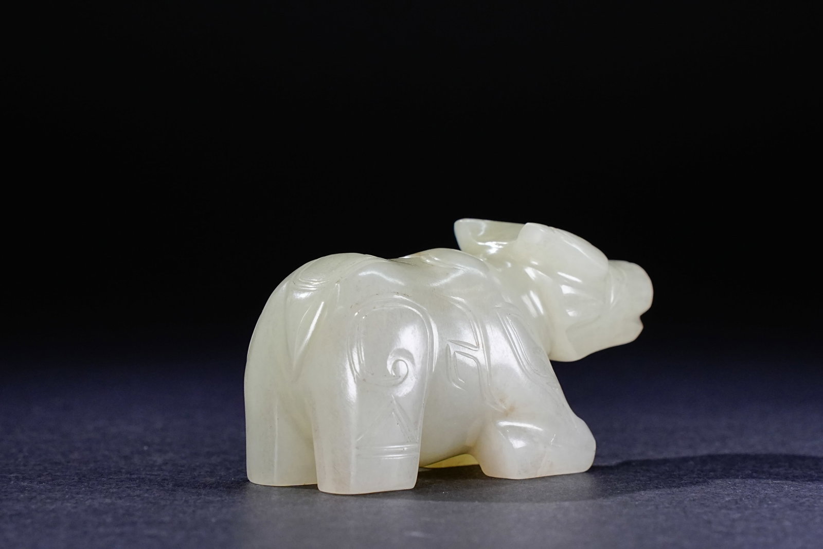 Jade Carved Beast Face Pattern Ox Shape Ornament - 3
