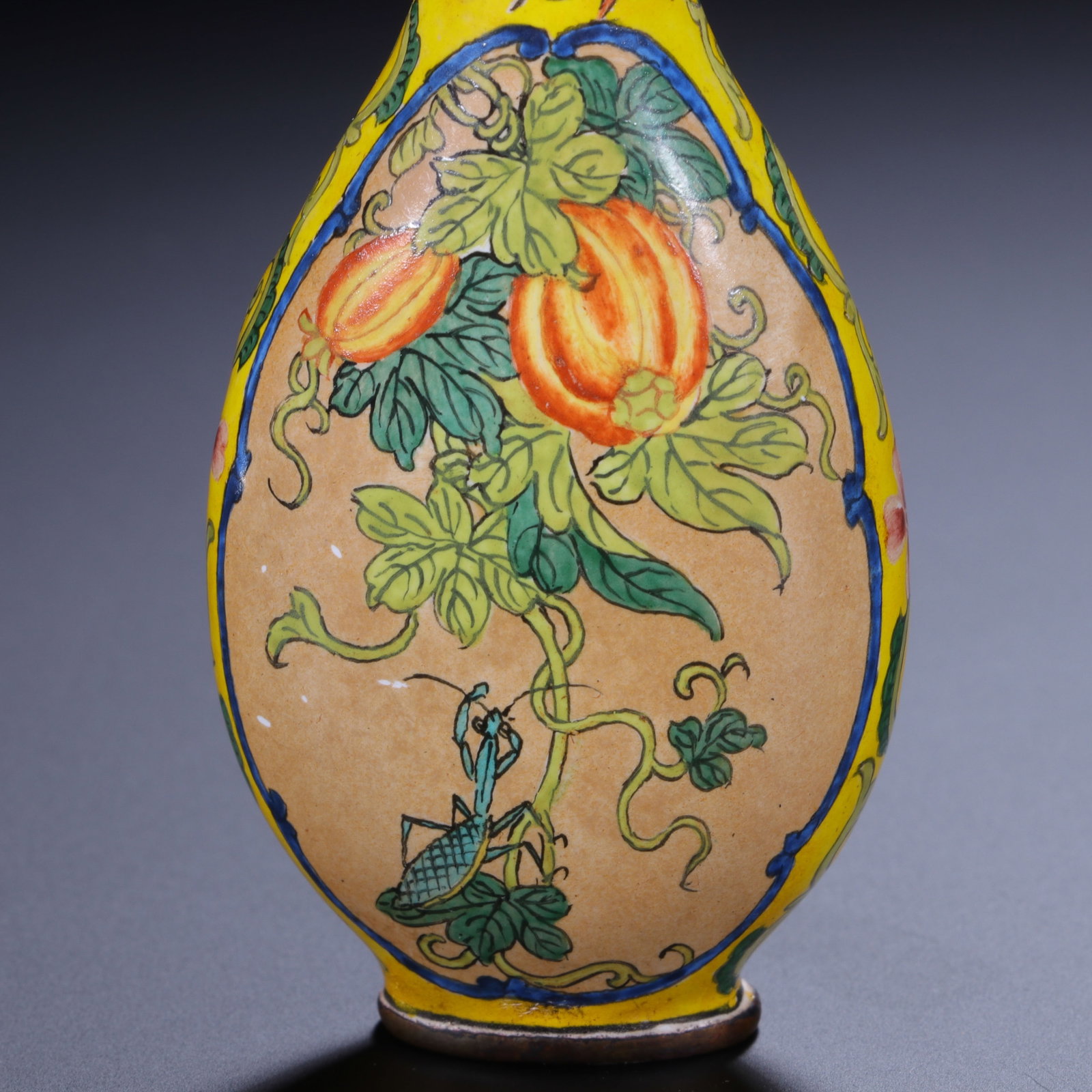 CHINESE ENAMELED SNUFF BOTTLE - 3