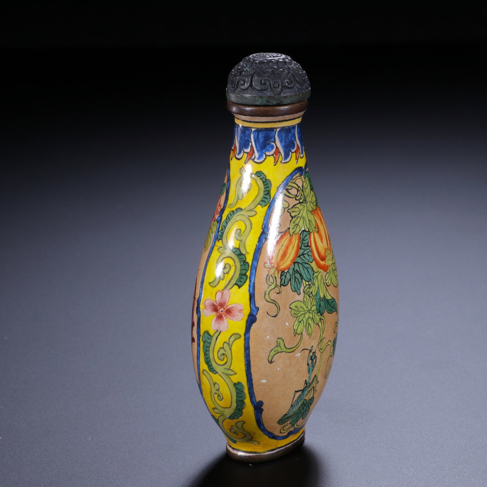 CHINESE ENAMELED SNUFF BOTTLE - 4