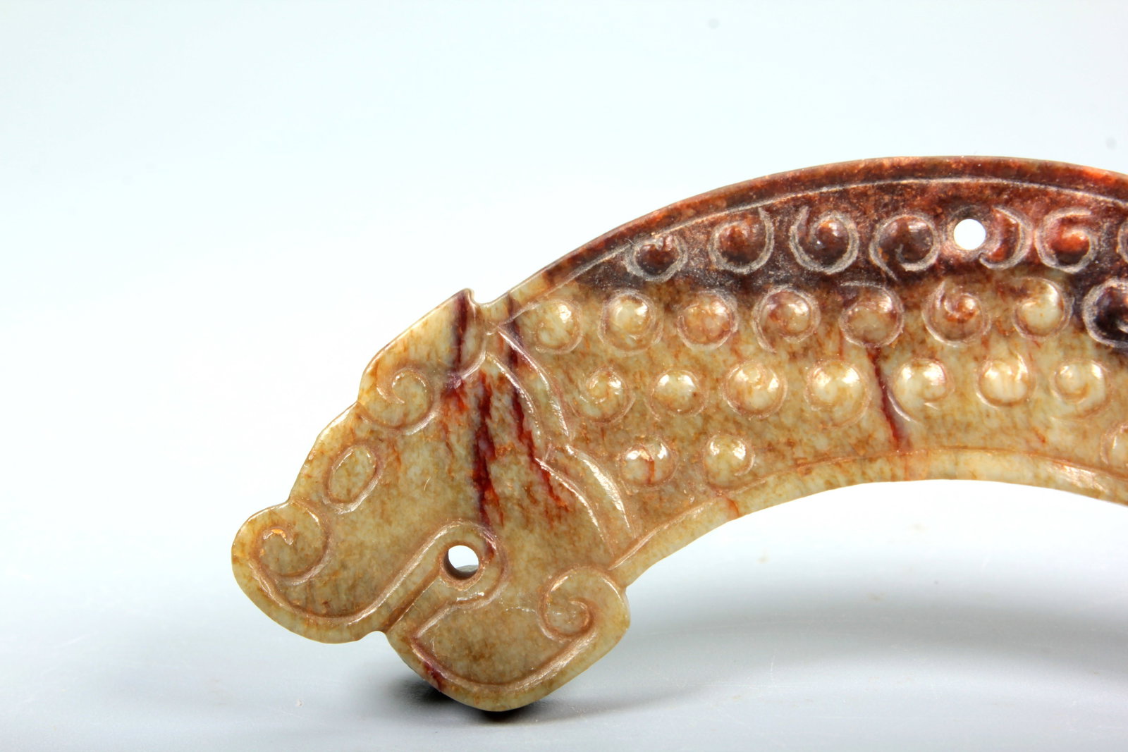 A JADE DOUBLE-DRAGON HUANG - 3
