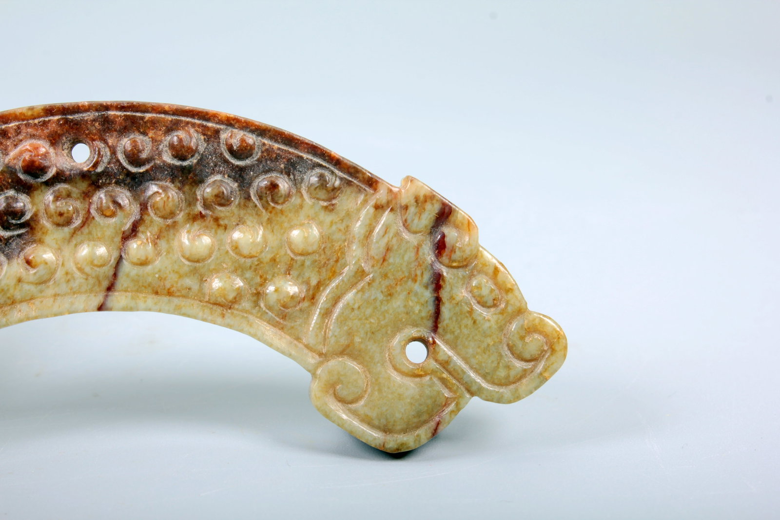 A JADE DOUBLE-DRAGON HUANG - 7