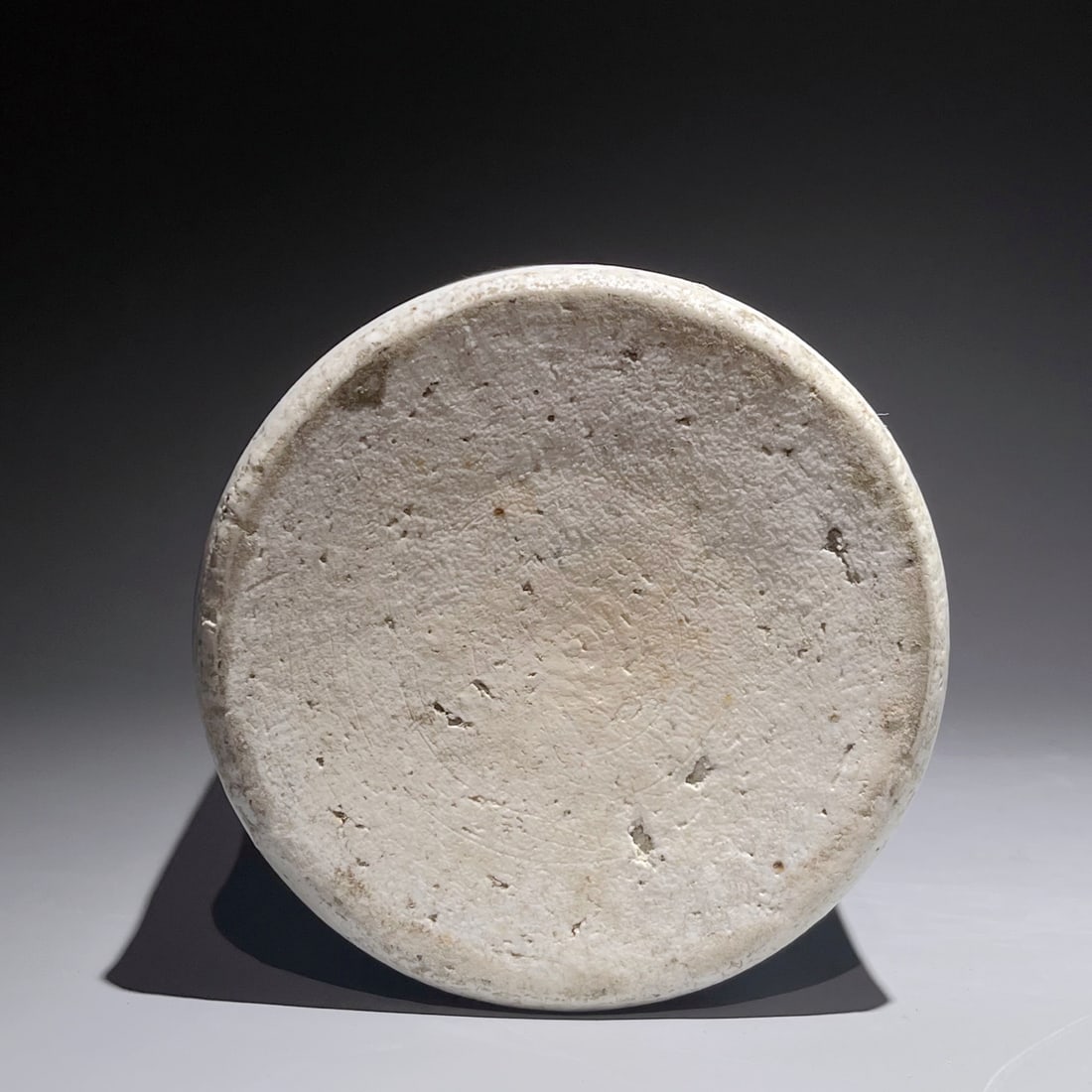 A WUCAI 'FIGURES' SLEEVE VASE - 10