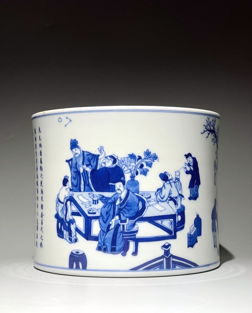 A BLUE AND WHITE 'POEM AND FIGURES' BRUSHPOT: A BLUE AND WHITE 'POEM AND FIGURES' BRUSHPOT Height:15.5cm,Diam:19cm