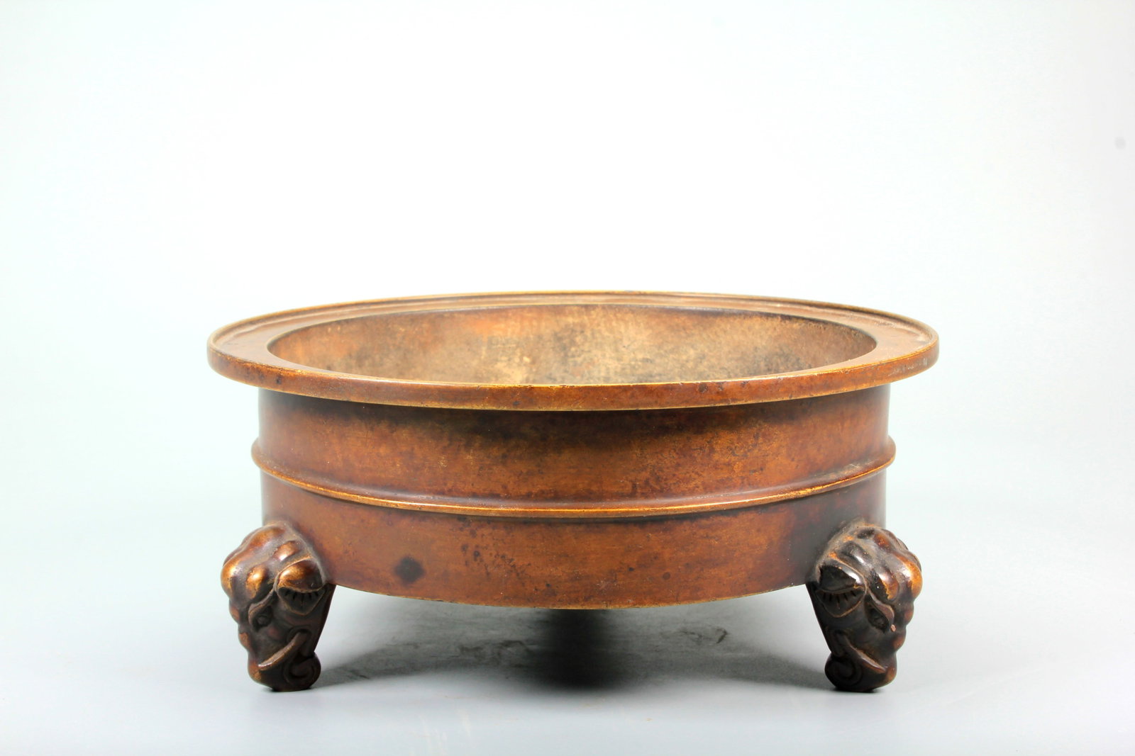 A ELEPHANT-LEGGED BOWSTRING PATTERN COPPER BURNER - 4
