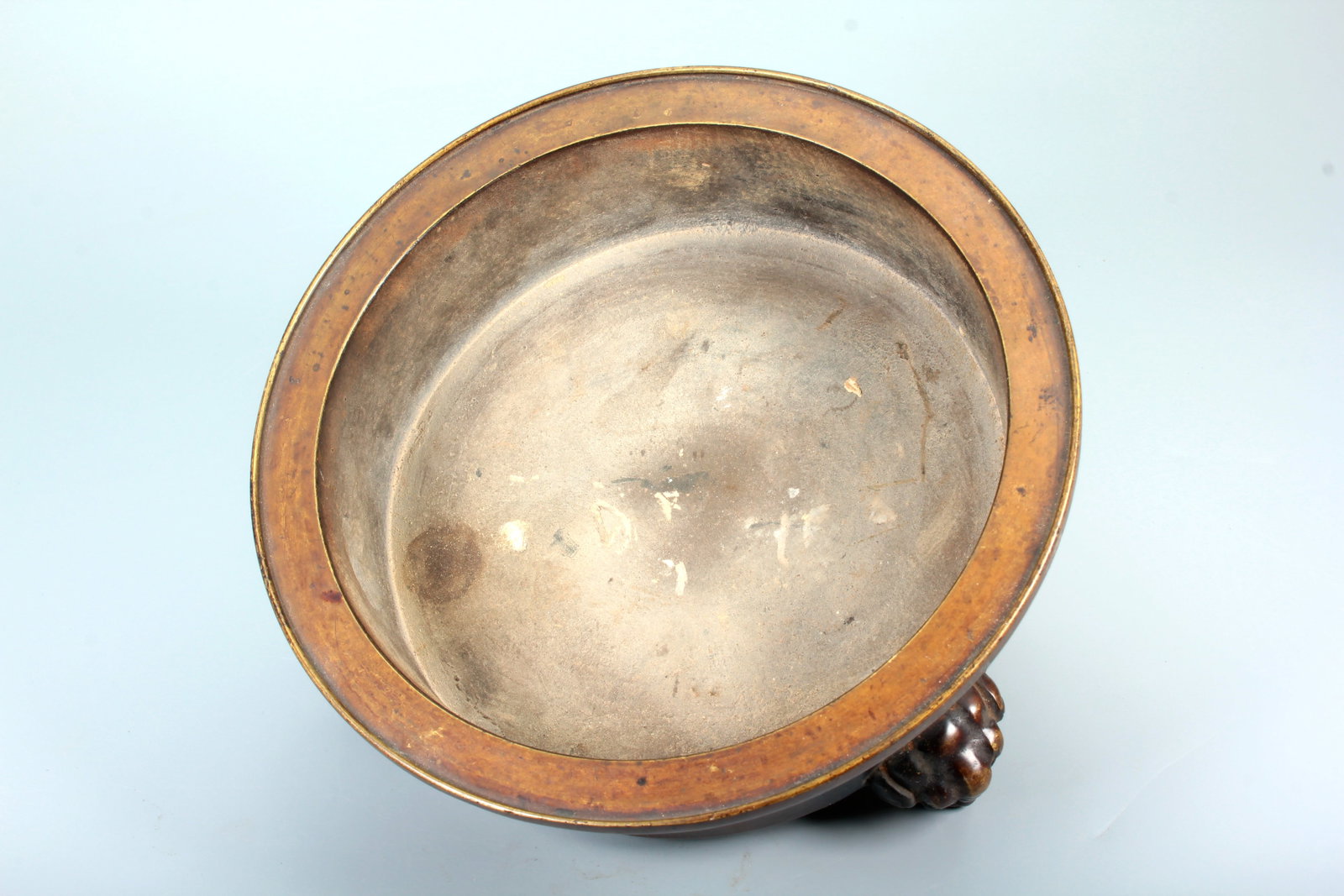A ELEPHANT-LEGGED BOWSTRING PATTERN COPPER BURNER - 7