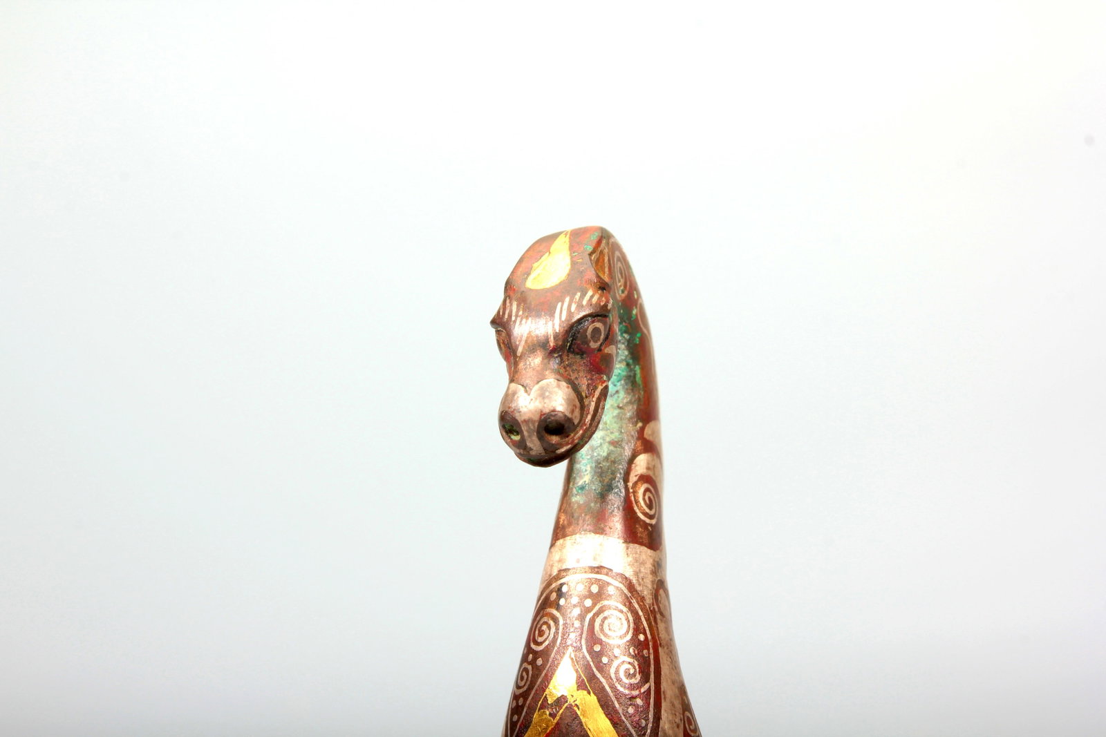 A GOLD-INLAID BRONZE HOOK - 2