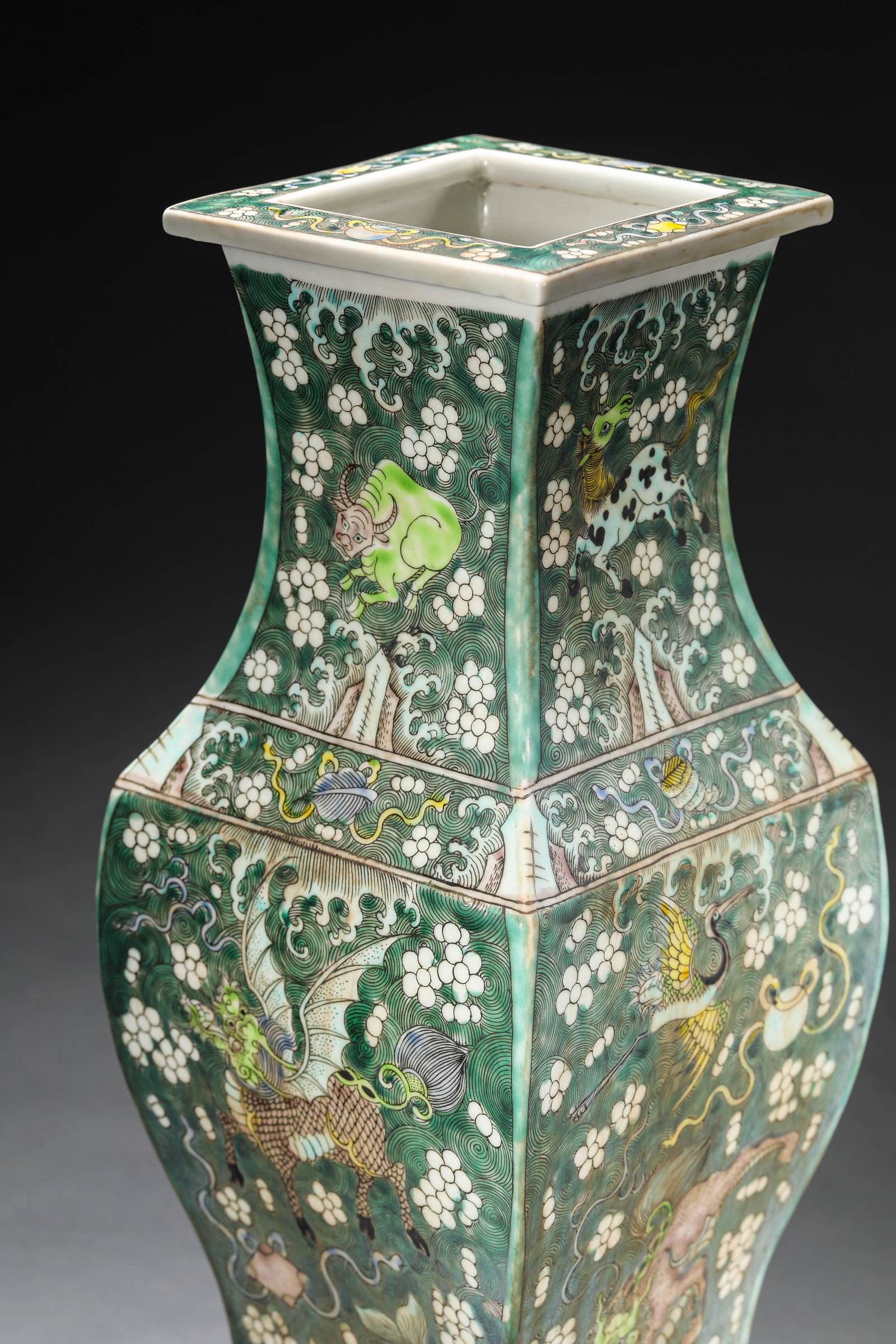 A WUCAI SQUARE VASE - 3