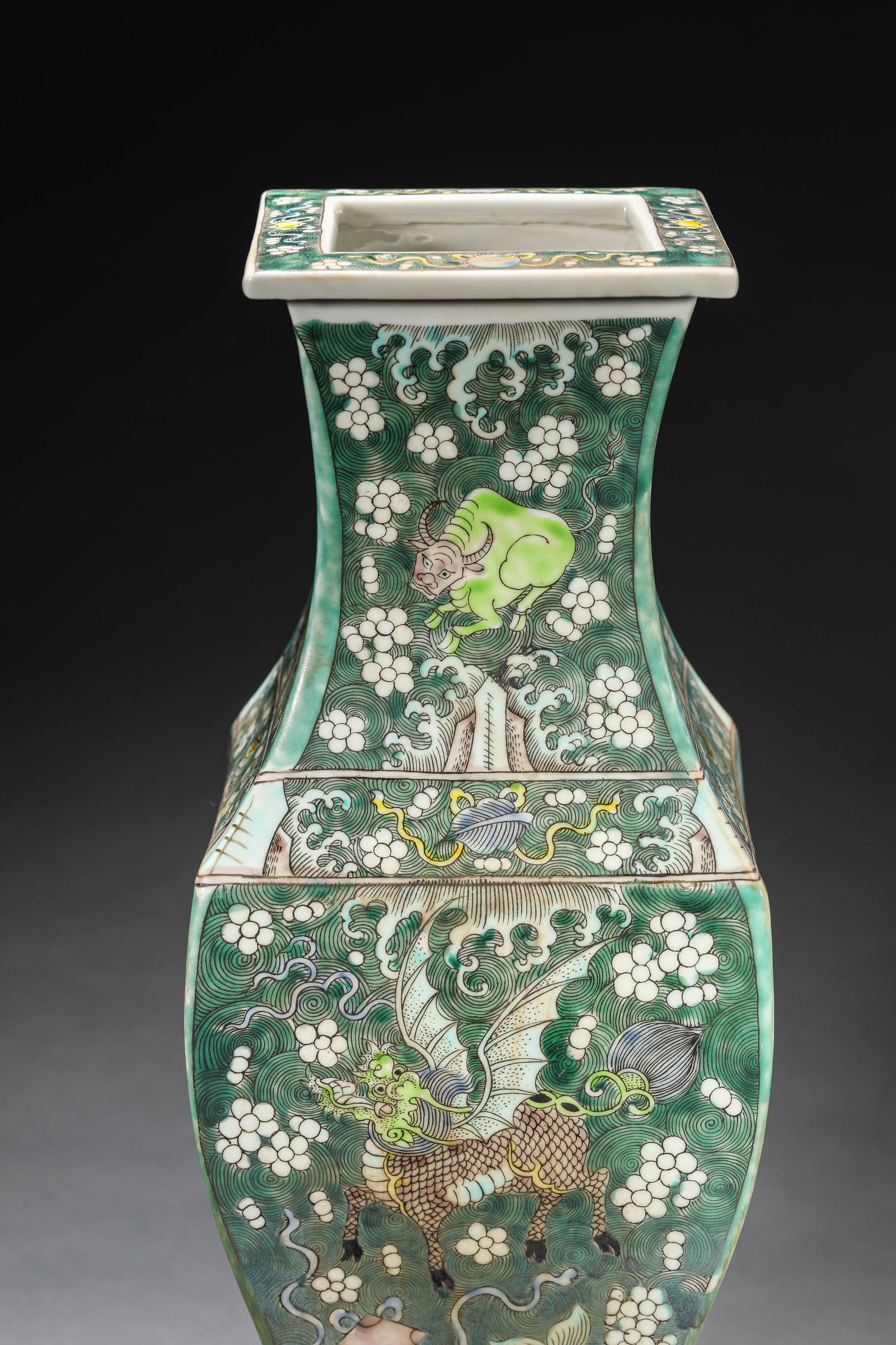 A WUCAI SQUARE VASE - 4
