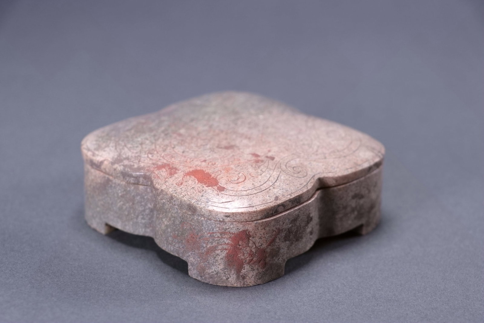 A JADE 'DRAGON' BOX AND COVER - 3