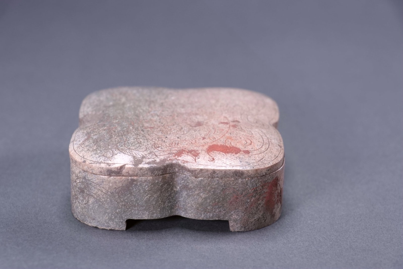 A JADE 'DRAGON' BOX AND COVER - 4