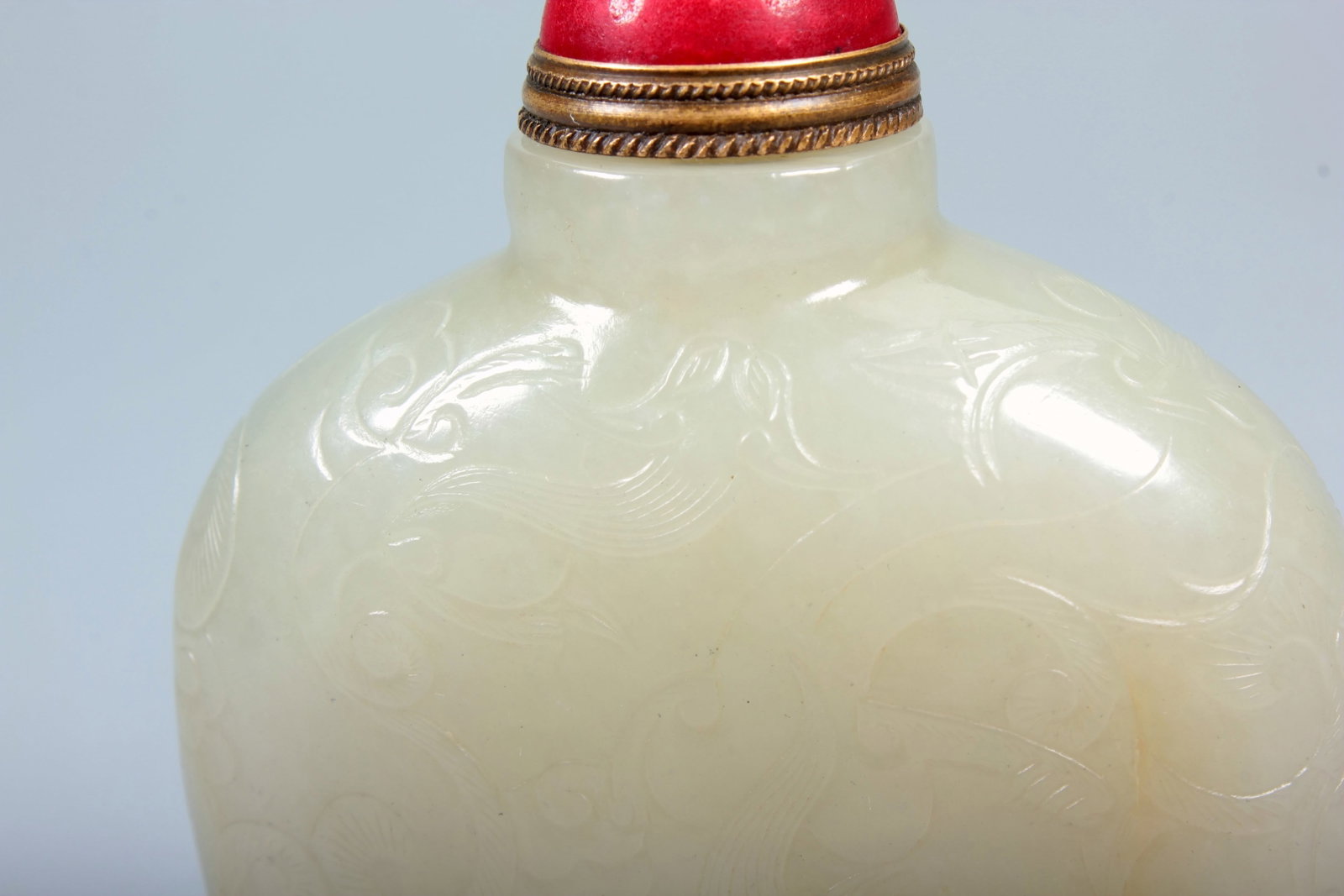 A JADE DRAGON SNUFF BOTTLE - 7