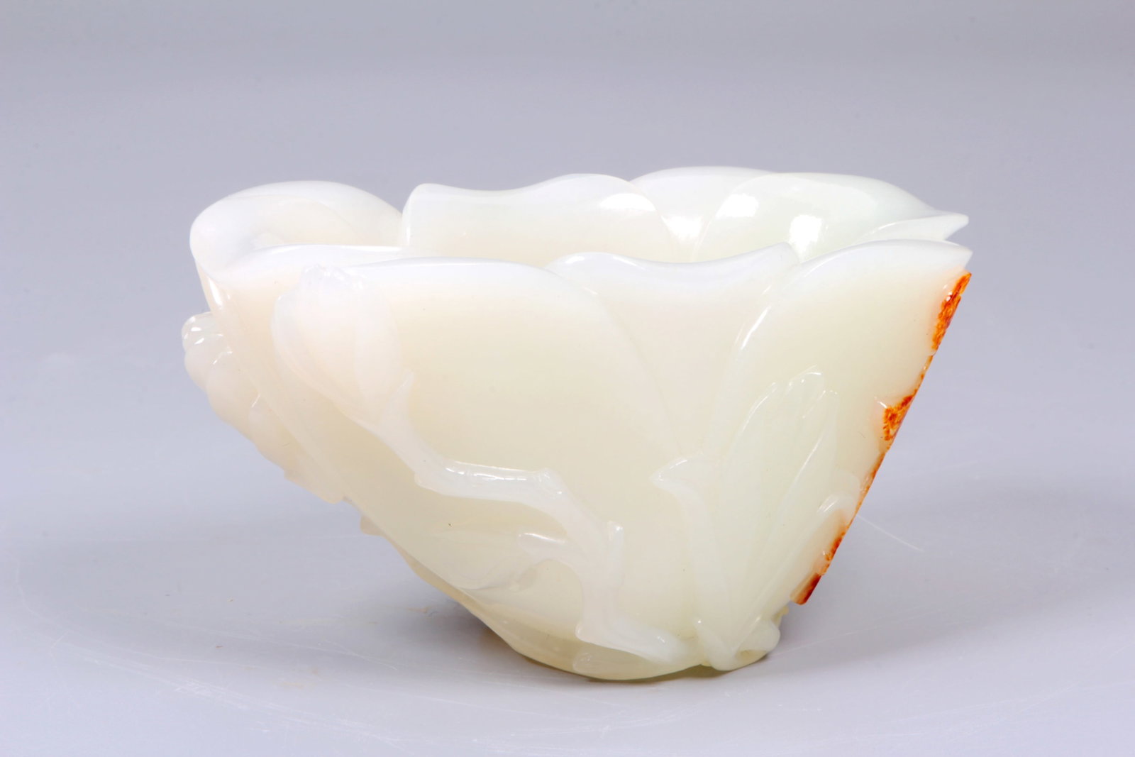 A JADE 'MAGNOLIA' CUP - 3