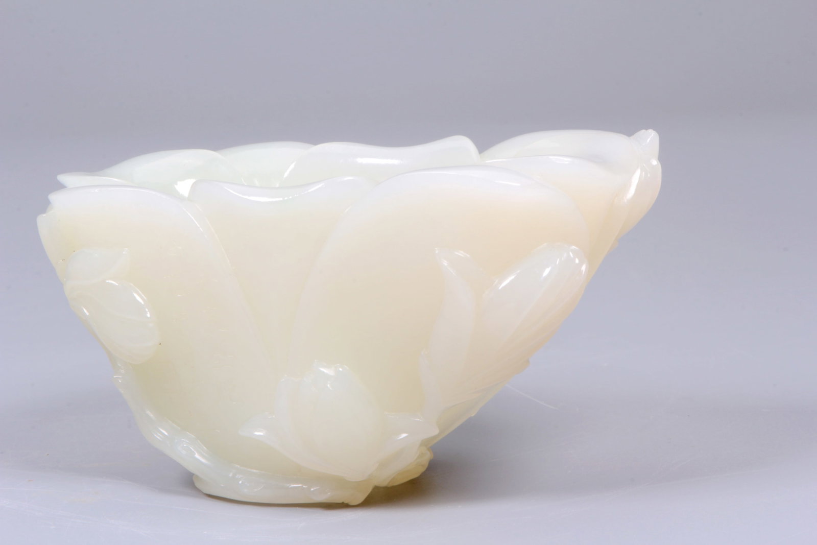 A JADE 'MAGNOLIA' CUP - 5