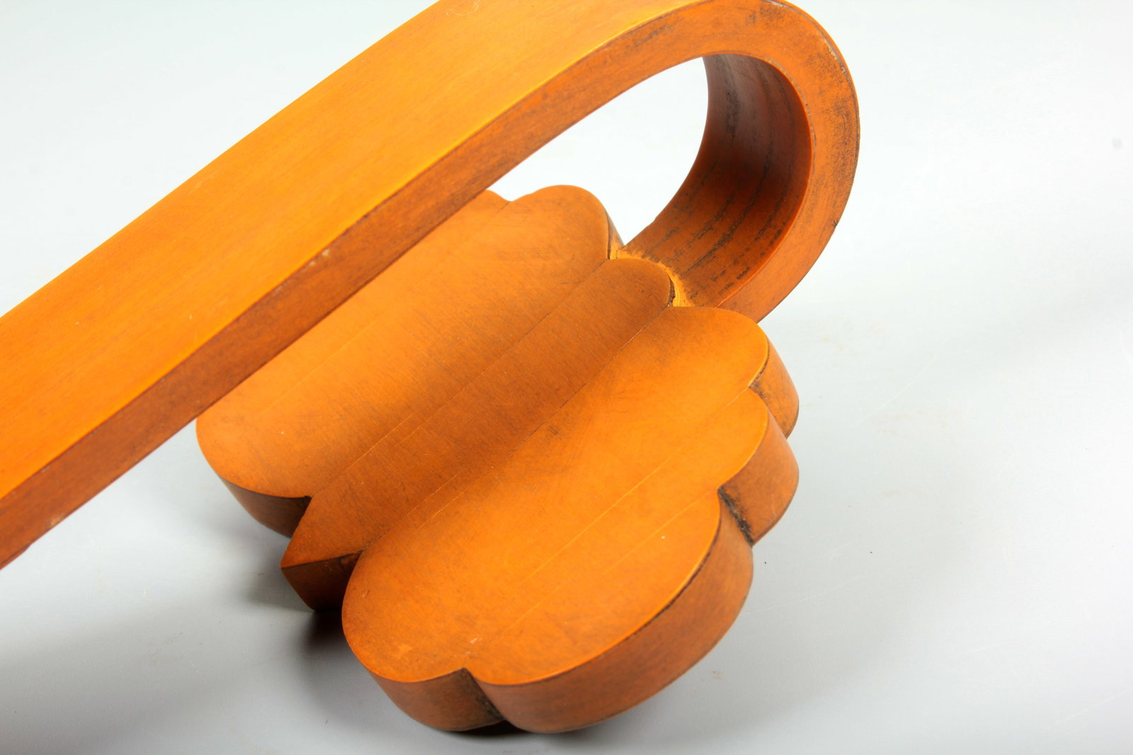 A BAMBOO SHEATH LONGEVITY PATTERN RUYI DISPLAY ITEM - 8