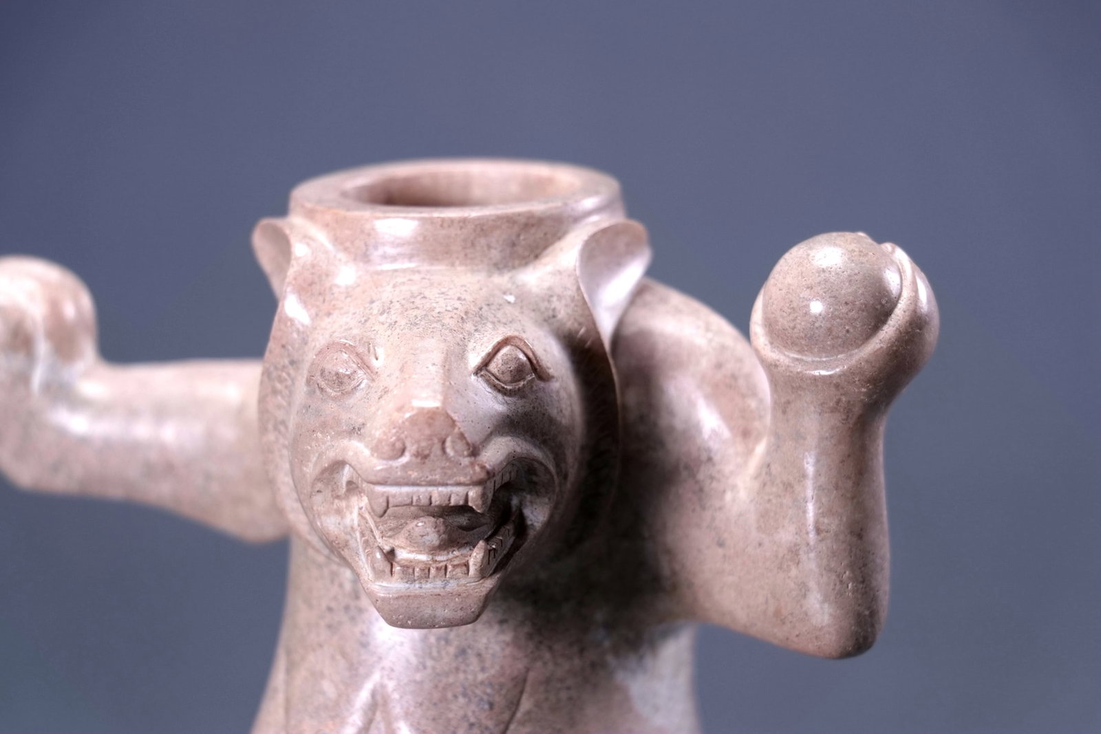 A JADE 'BEAST' CENSER STAND - 2