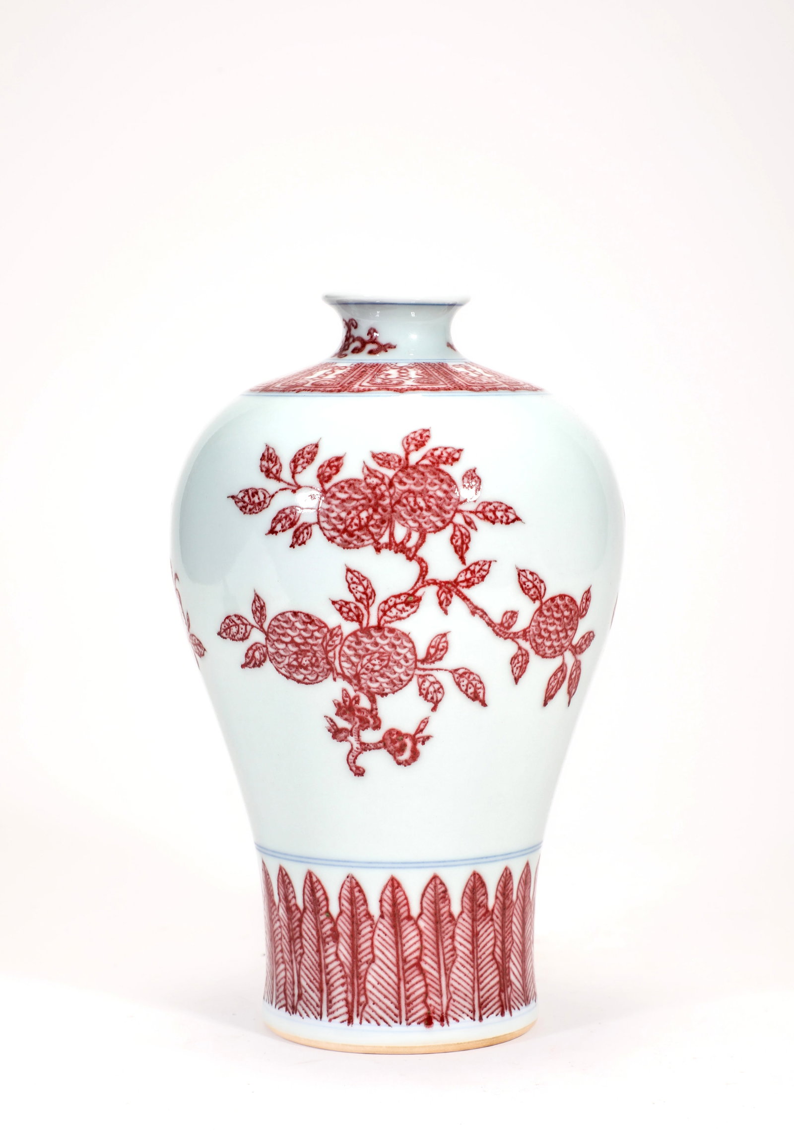 AN UNDERGLAZE COPPER-RED 'THREE ABUNDANCES' PRUNUS VASE: AN UNDERGLAZE COPPER-RED 'THREE ABUNDANCES' PRUNUS VASE Size:Width:14cm,Height:22cm