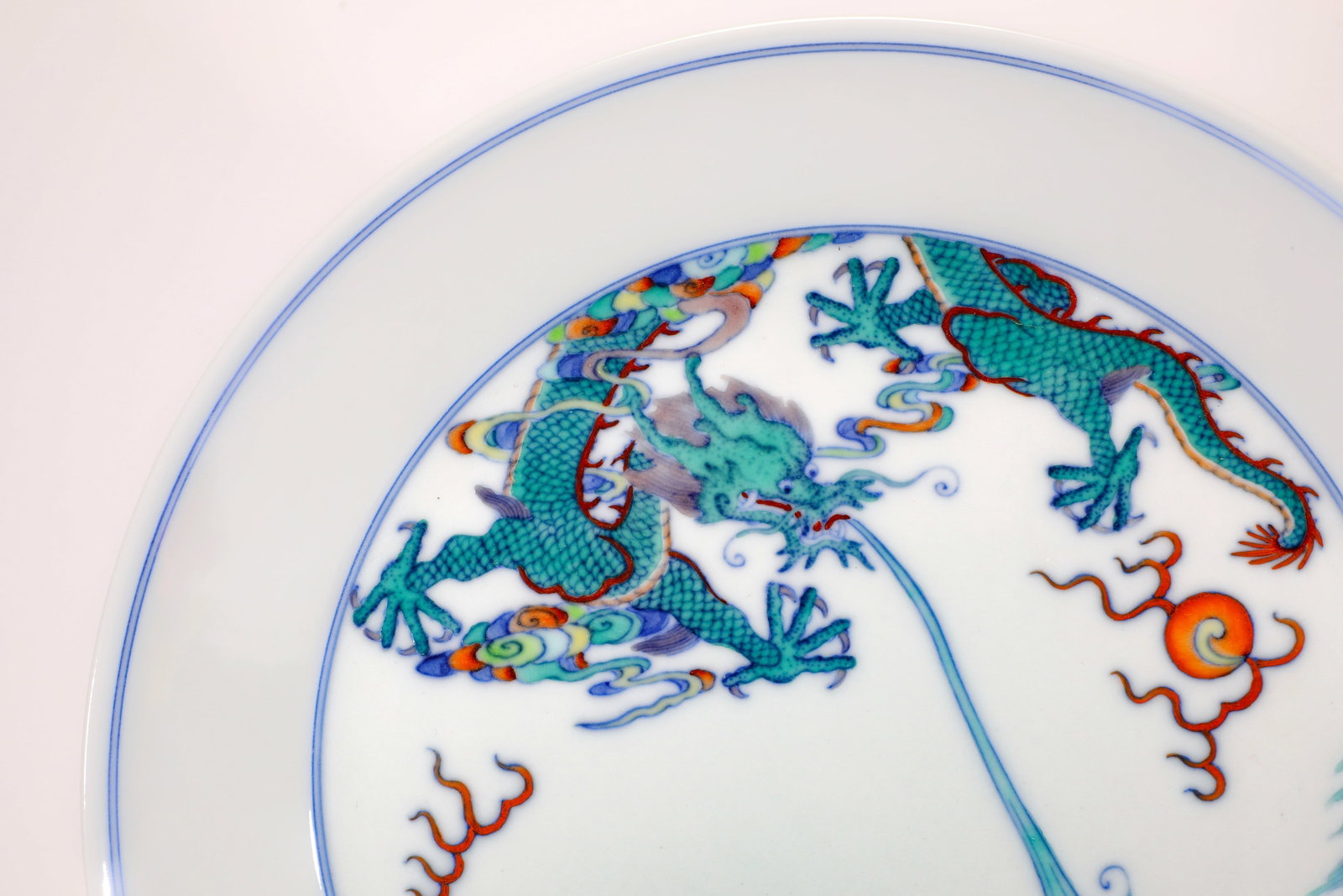 A DOUCAI 'DRAGON INSTRUCTION' DISH - 2