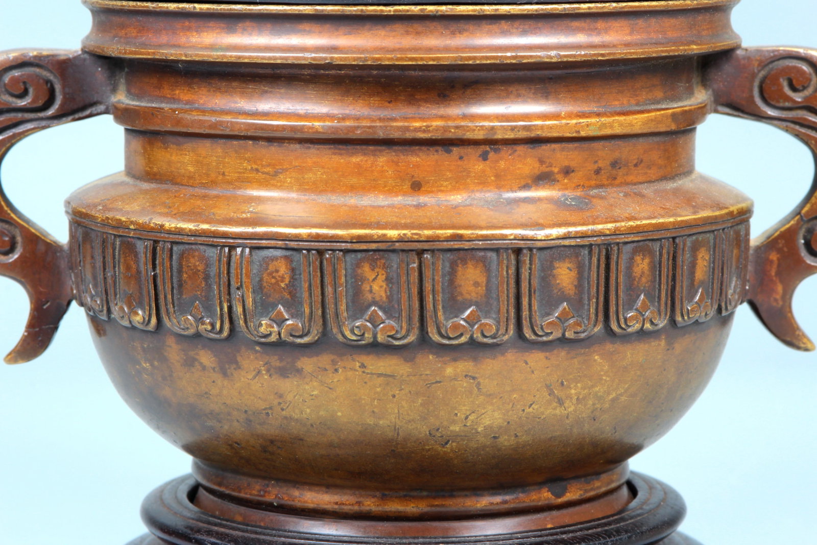 A BRONZE 'RUYI' HANDLED CENSER - 3