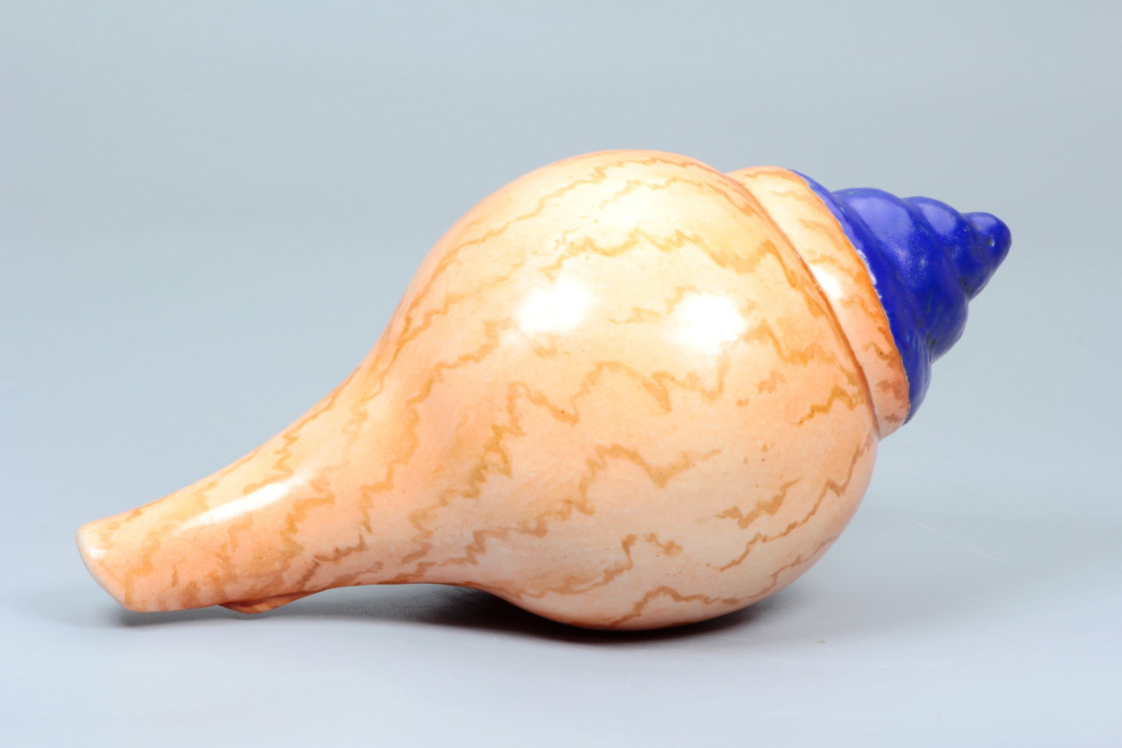 AN IMITATION PORCELAIN CONCH SHELL - 3