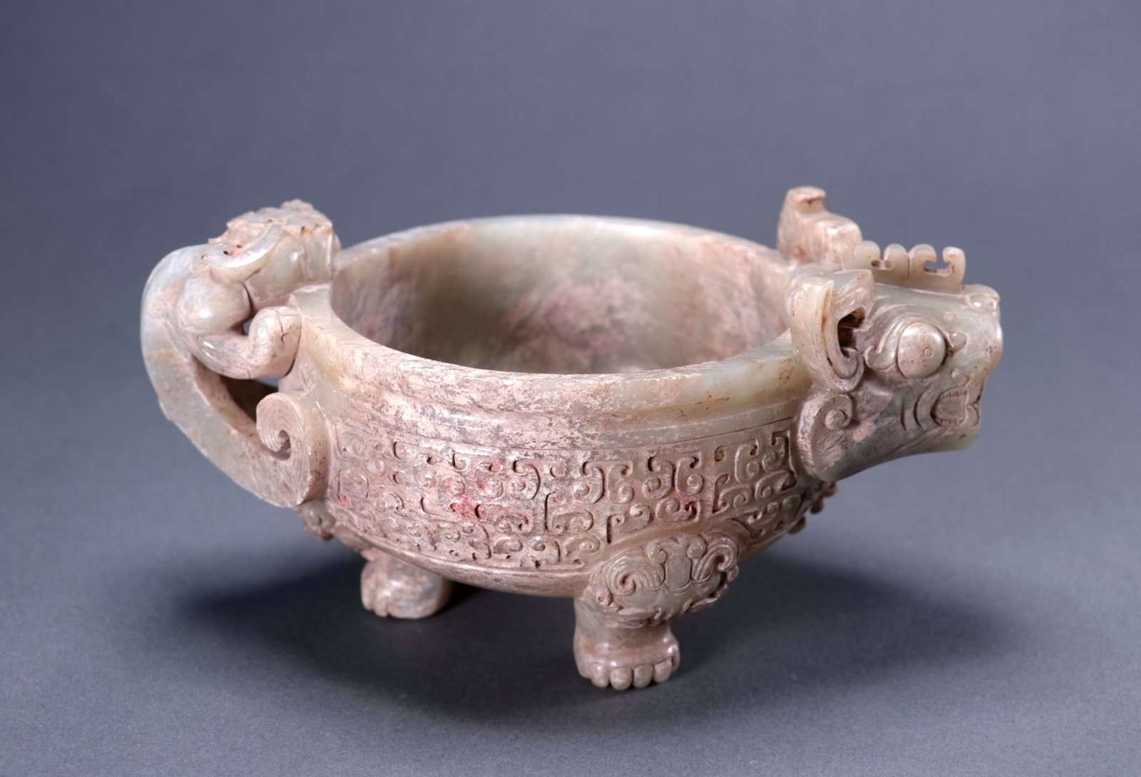 A JADE ARCHAISTIC 'DRAGON' VESSEL - 6