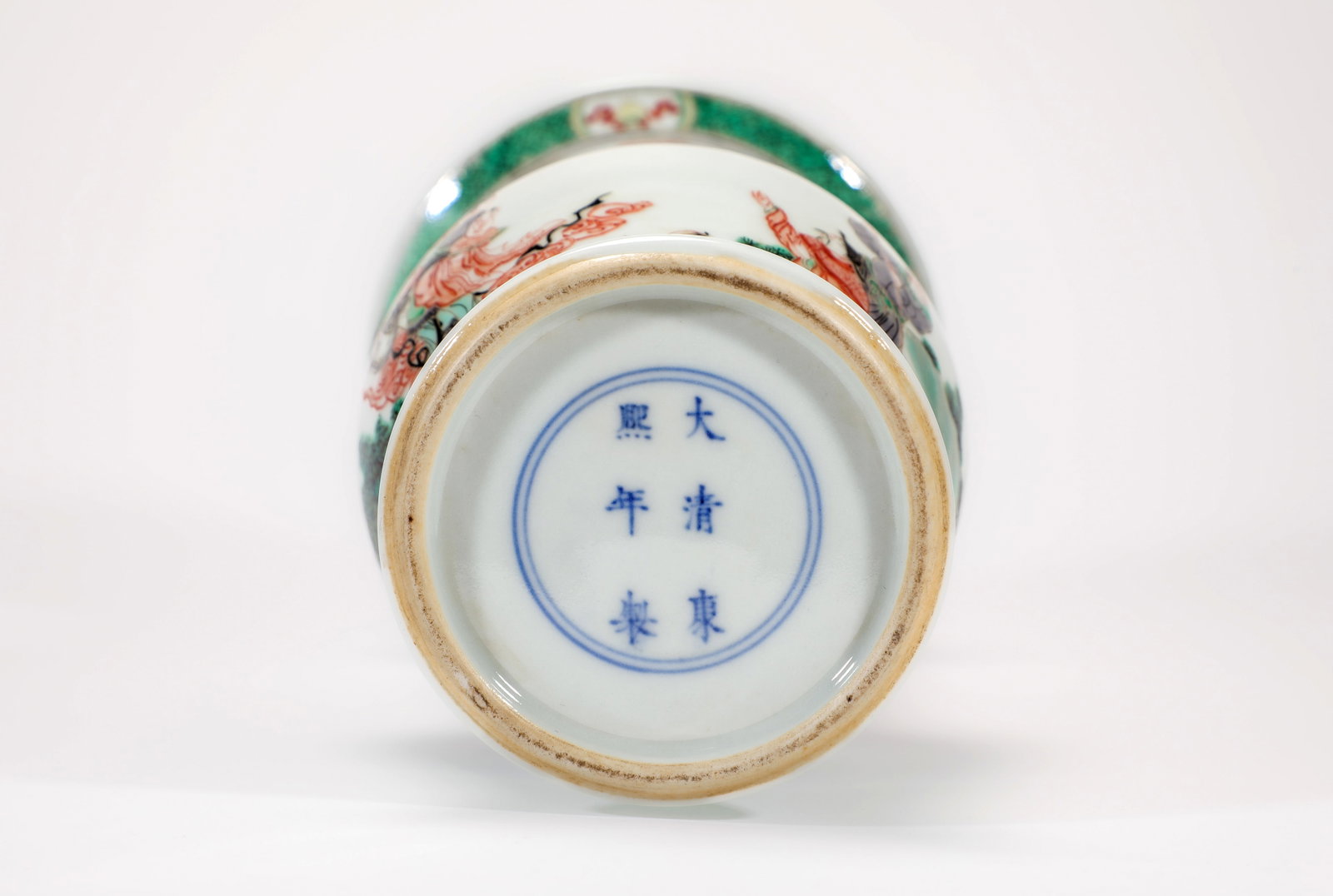 A WUCAI 'FIGURAL' BEAKER VASE - 8