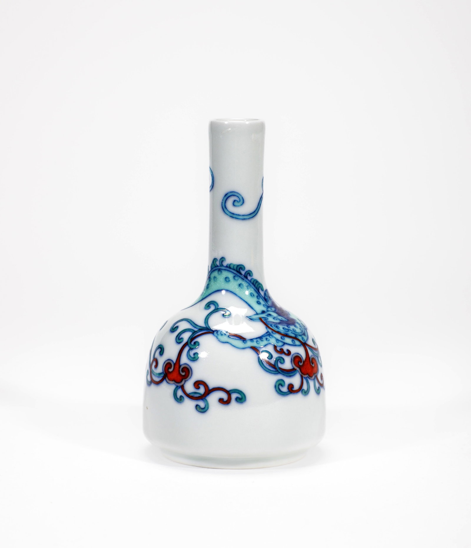 A DOUCAI 'CHI DRAGON' BELL-FORM VASE - 3