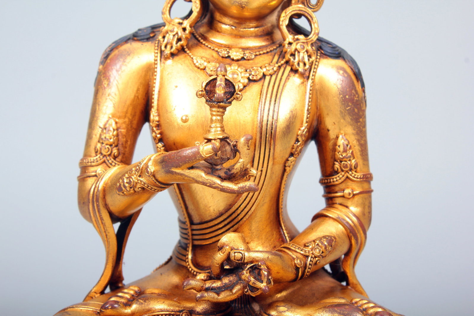 A GILT-BRONZE VAJRASATTVA STATUE - 3