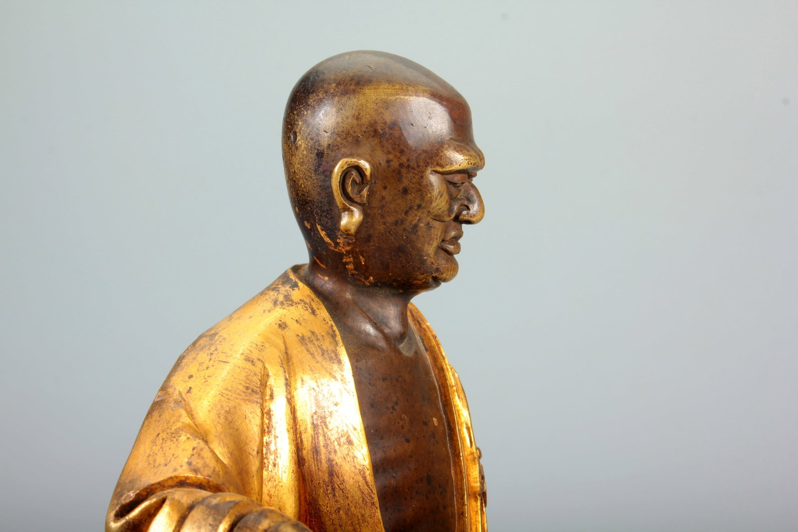 A COPPER GILT MEDITATING ARHAT STATUE - 9