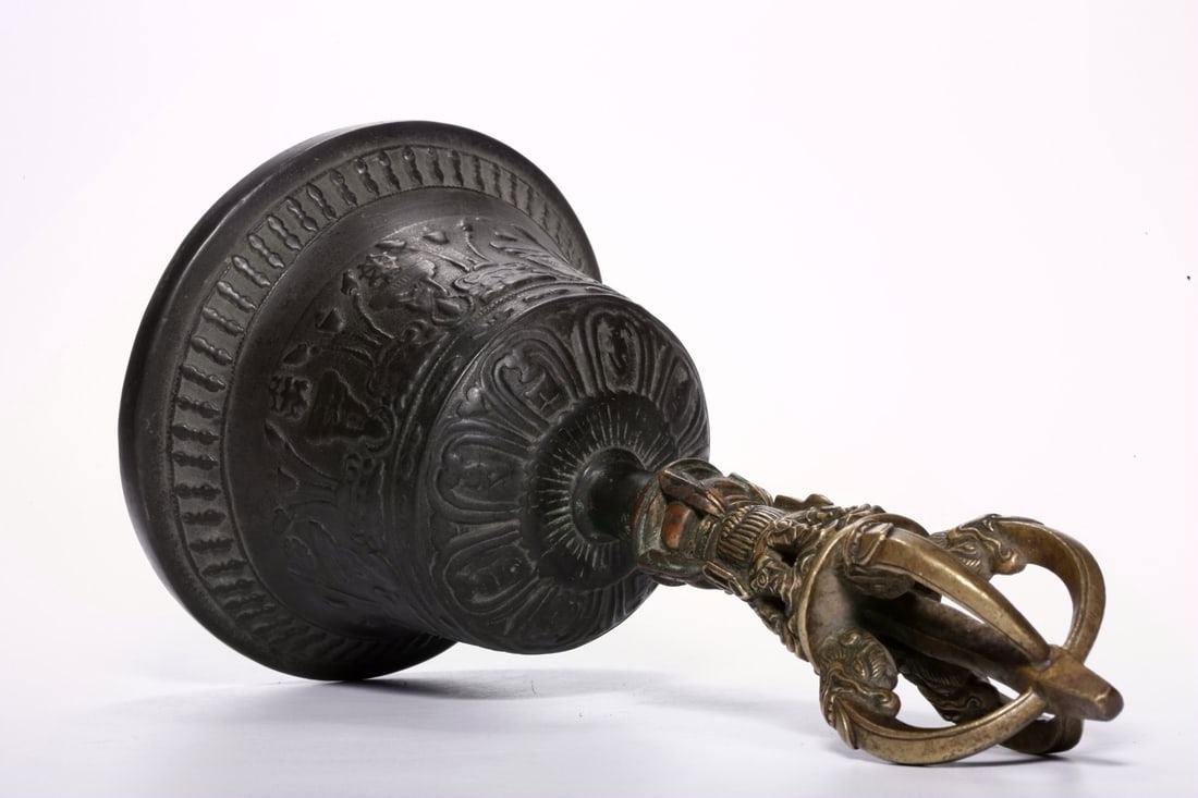 A BRONZE VAJRA AND BELL - 9