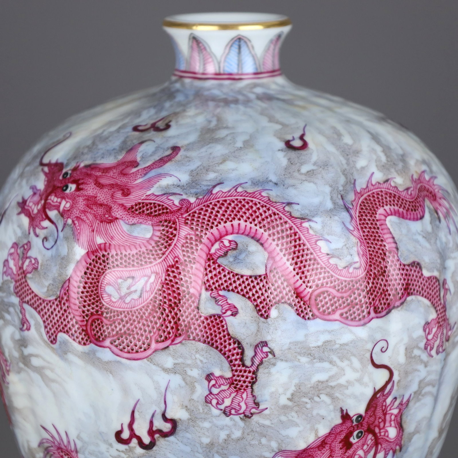 A FAMILLE ROSE RUBY-RED 'FIVE DRAGONS' PRUNUS VASE - 6