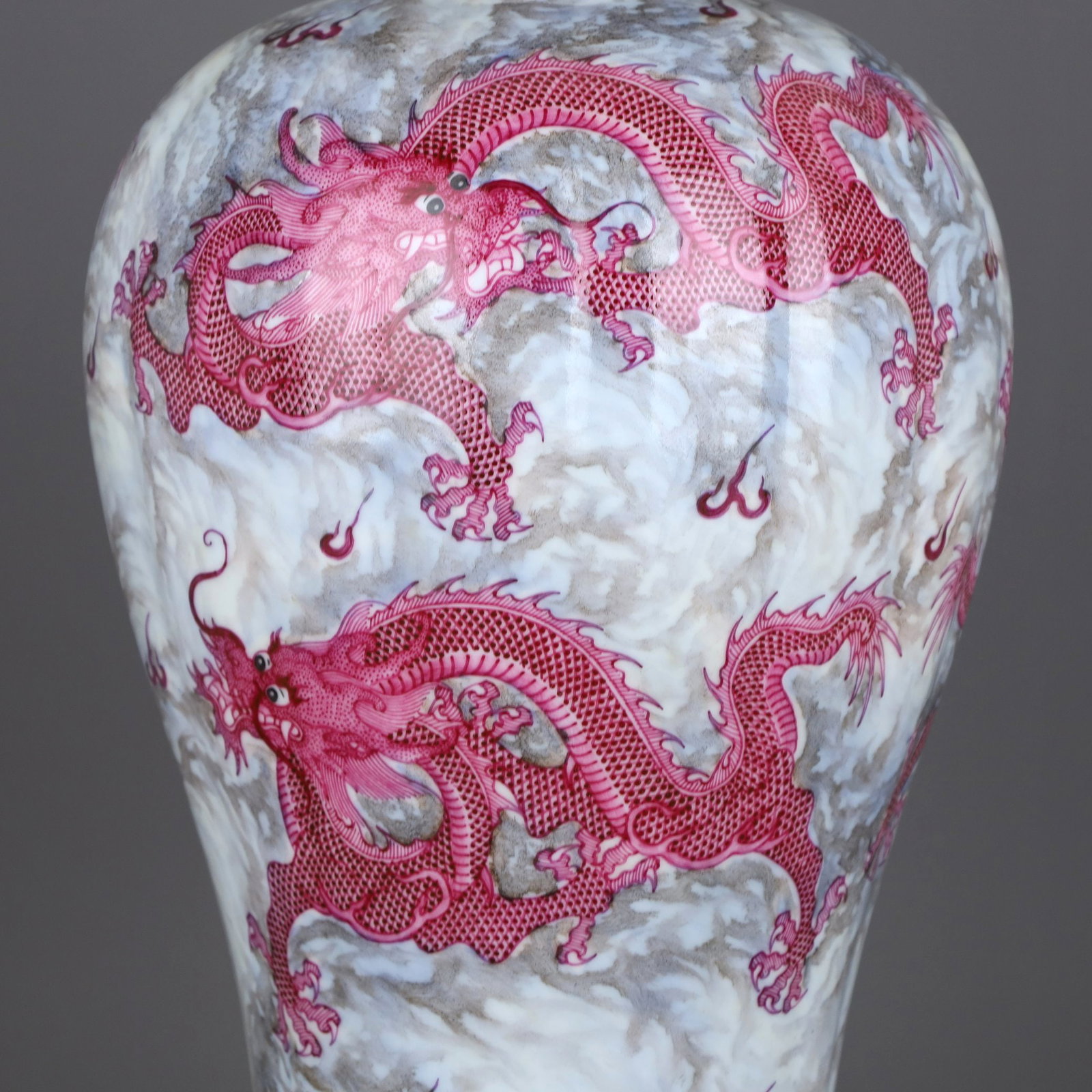 A FAMILLE ROSE RUBY-RED 'FIVE DRAGONS' PRUNUS VASE - 8