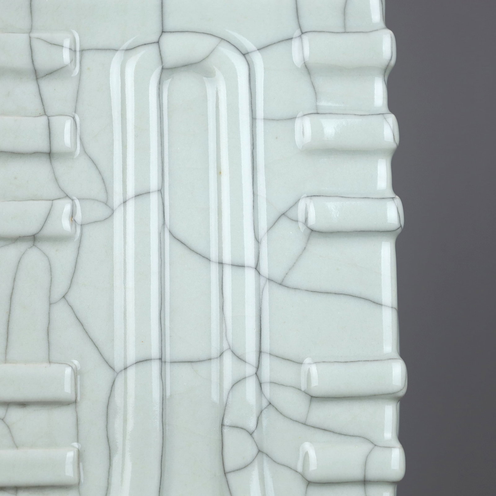 A GE-TYPE CONG-FORM VASE - 7