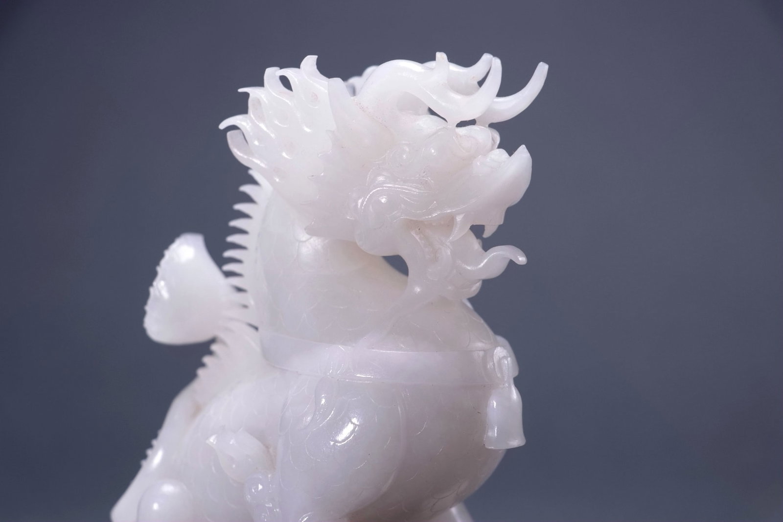 A JADE 'BEAST' CARVING - 2