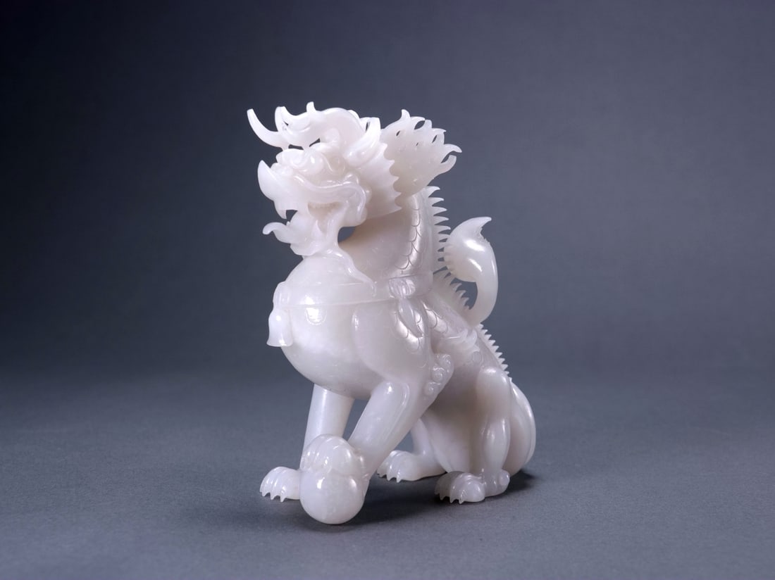 A JADE 'BEAST' CARVING - 3