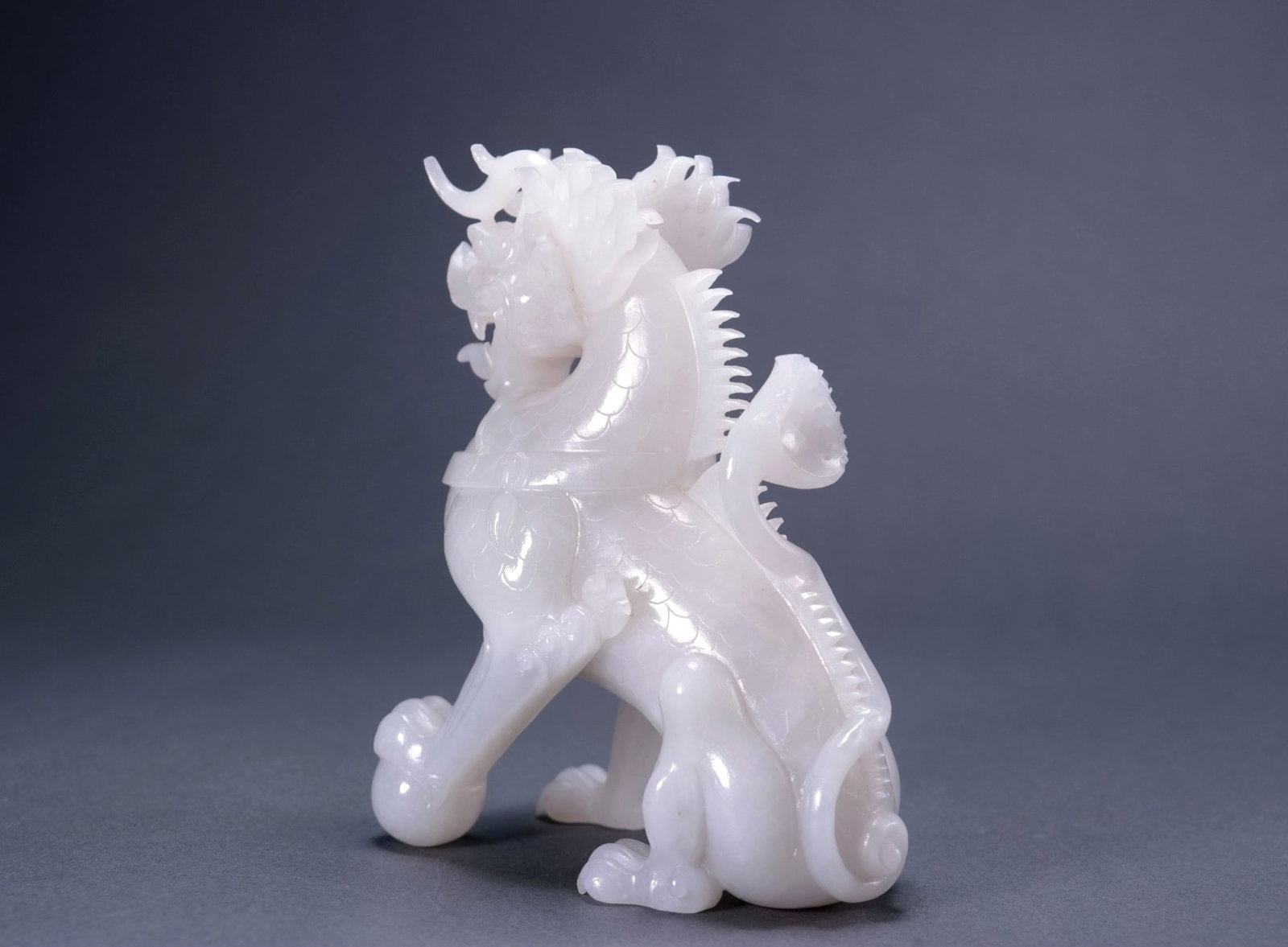 A JADE 'BEAST' CARVING - 6