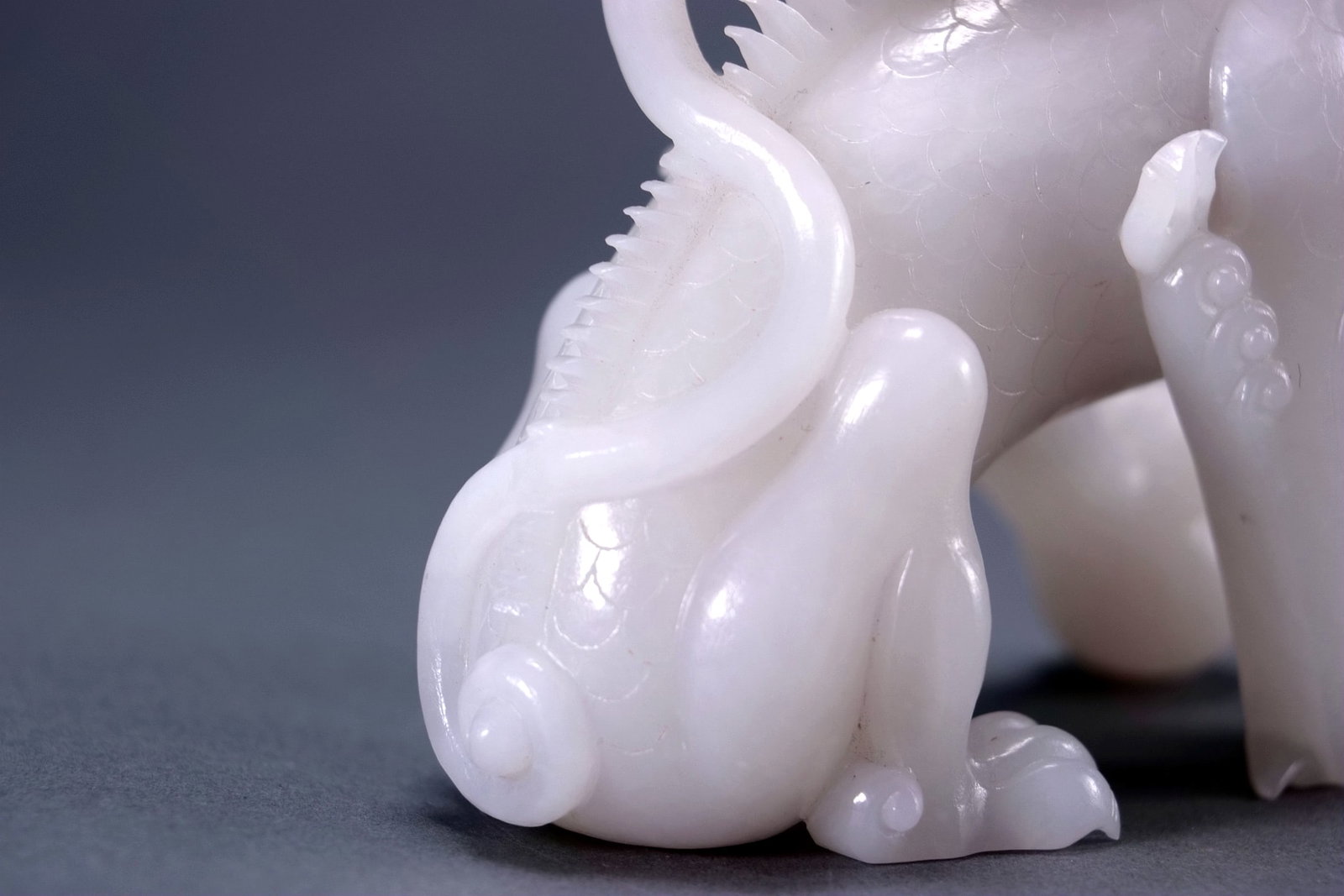 A JADE 'BEAST' CARVING - 8