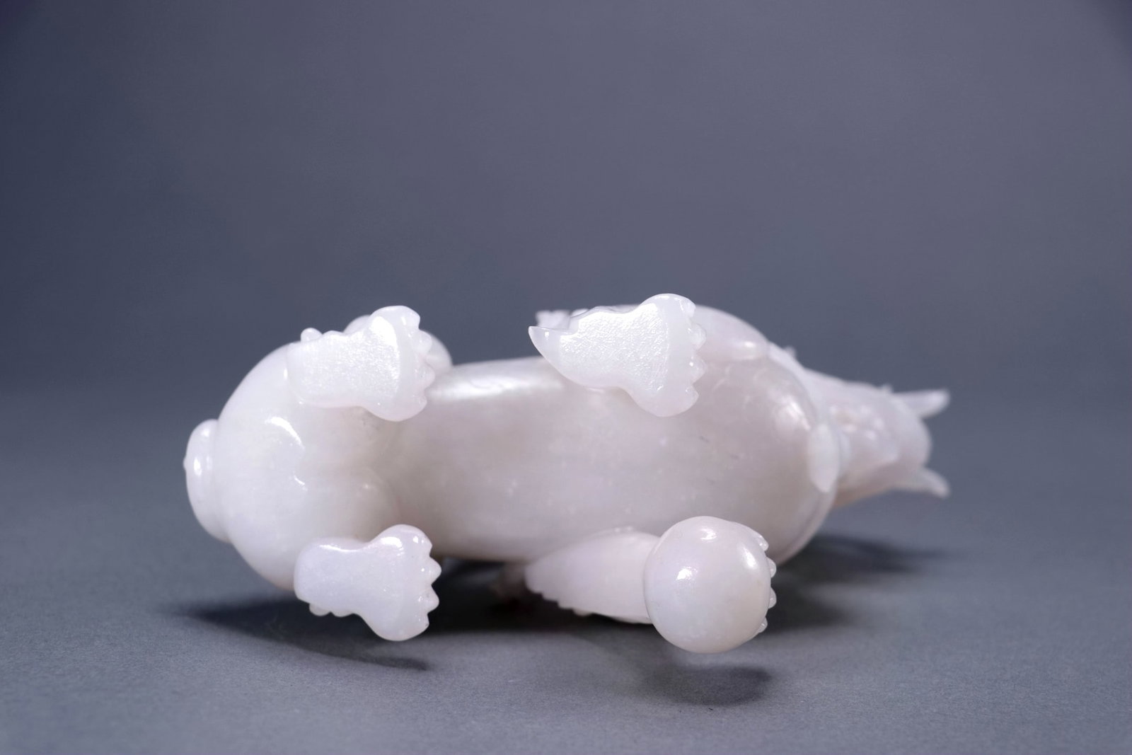 A JADE 'BEAST' CARVING - 9