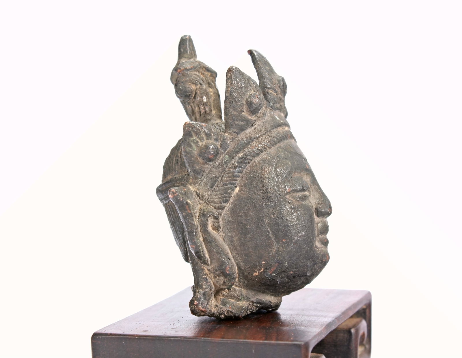 A BRONZE BUDDA HEAD ROSEWOOD SCROLL-SHAPED BASE - 5