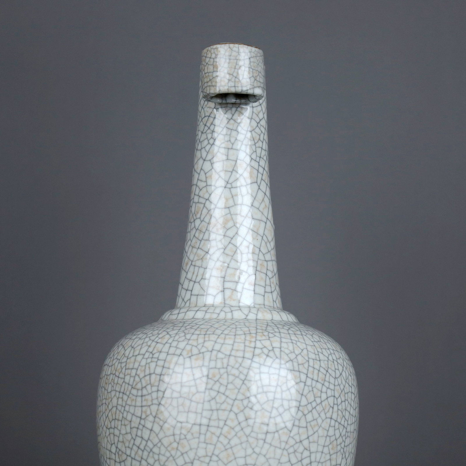 A GE-TYPE VASE WITH HANDLES - 6