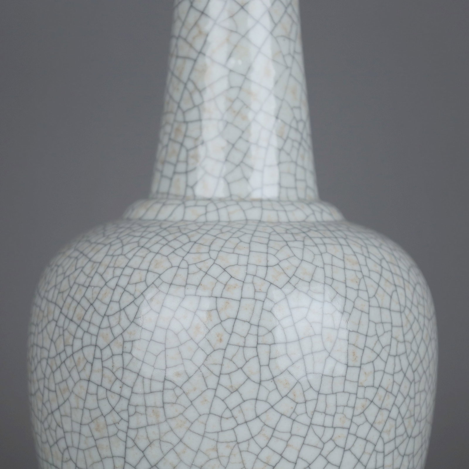 A GE-TYPE VASE WITH HANDLES - 7