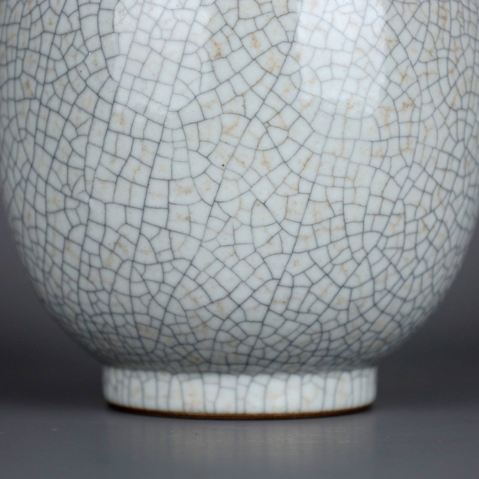 A GE-TYPE VASE WITH HANDLES - 8