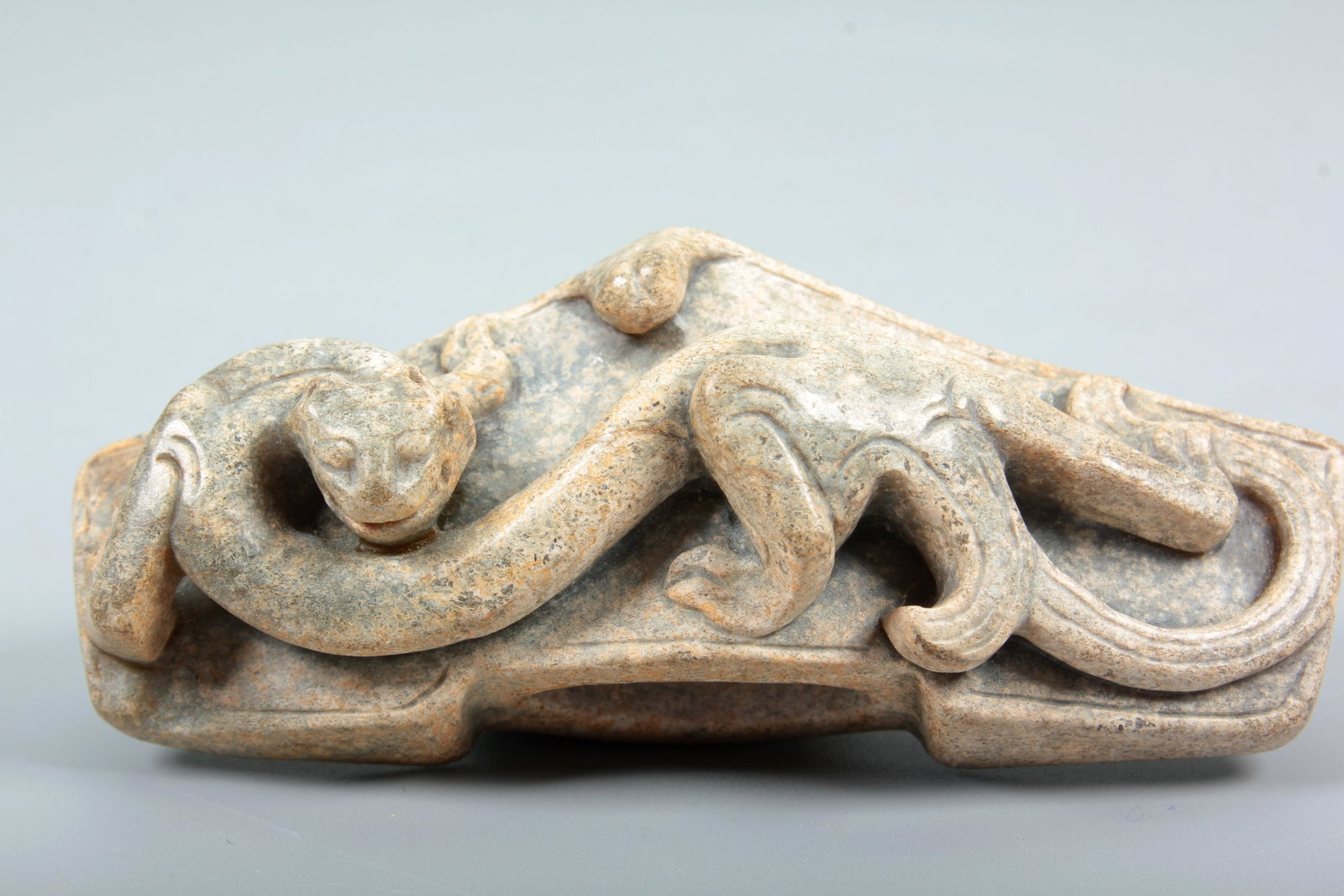 A DRAGON JADE SWORD GUARD - 2